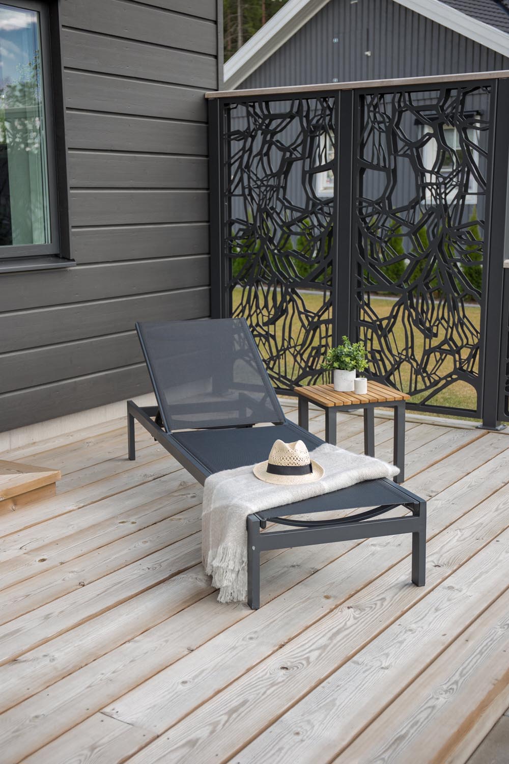 Copacabana Sonnenliege in Schwarz präsentiert im Onlineshop von KAQTU Design AG. Liegestuhl ist von Venture Home