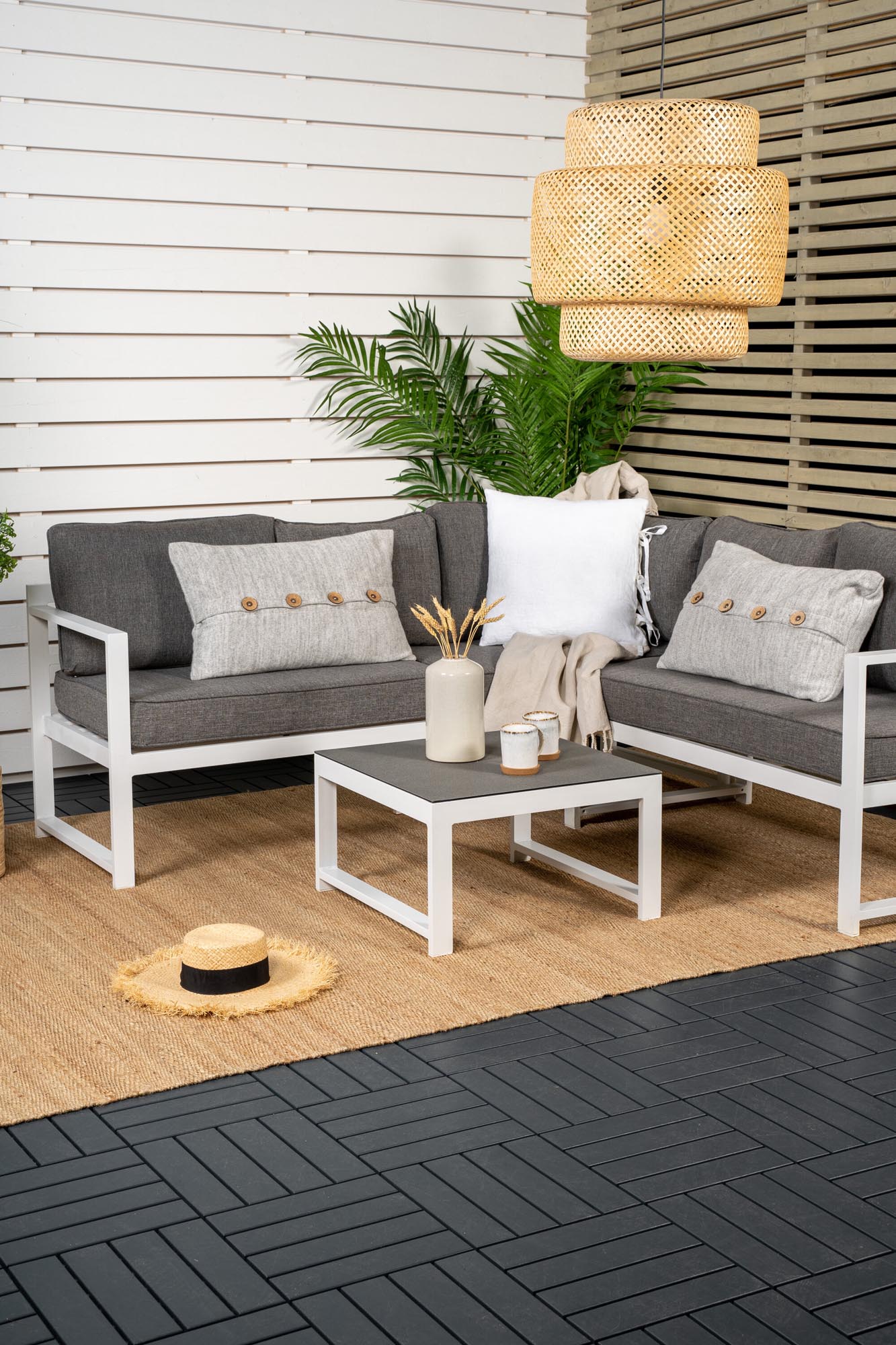 Salvador Ecksofa Outdoorset in Weiss präsentiert im Onlineshop von KAQTU Design AG. Loungeset ist von Venture Home