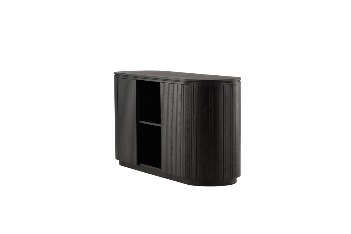 Fjällbacka Sideboard in Schwarz präsentiert im Onlineshop von KAQTU Design AG. Cabinet ist von Vind