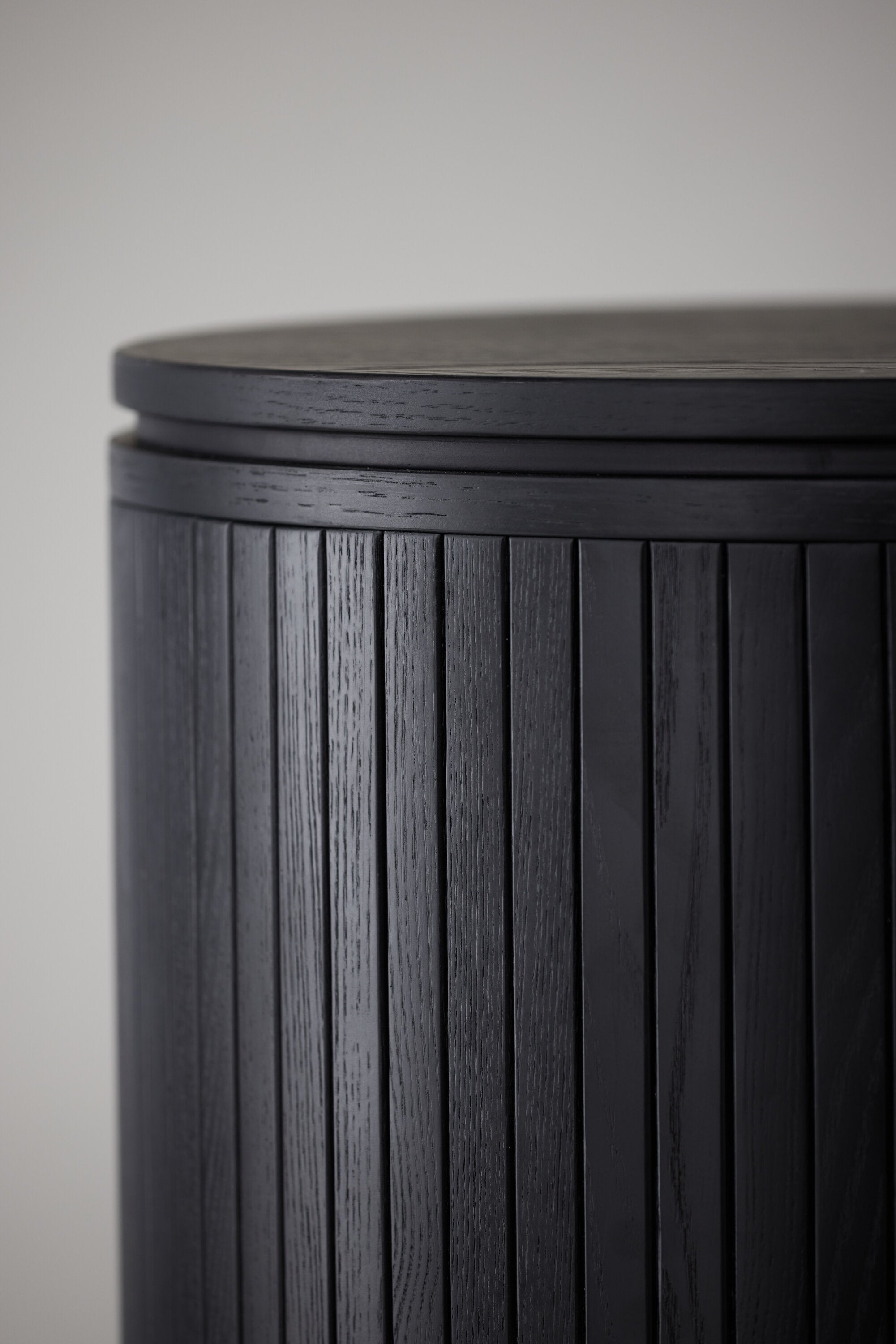 Fjällbacka Sideboard in Schwarz präsentiert im Onlineshop von KAQTU Design AG. Cabinet ist von Vind