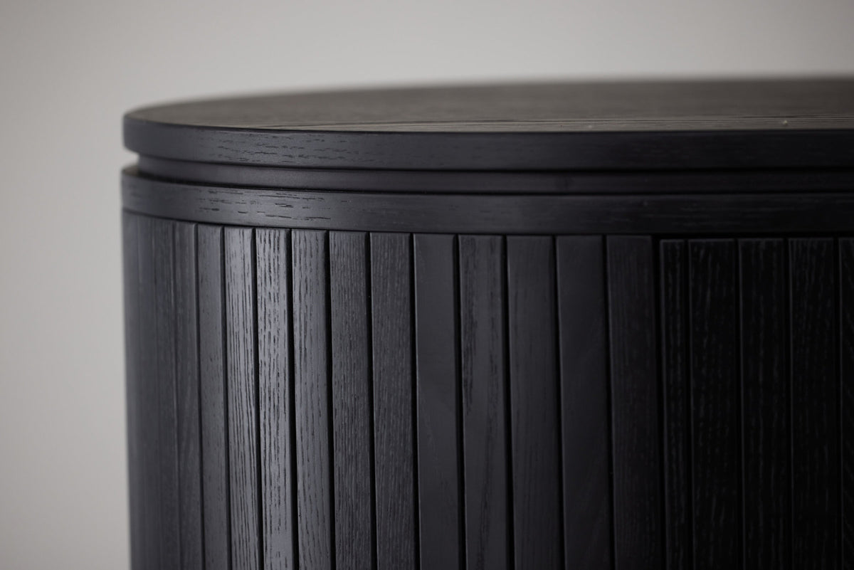 Fjällbacka Sideboard in Schwarz präsentiert im Onlineshop von KAQTU Design AG. Cabinet ist von Vind