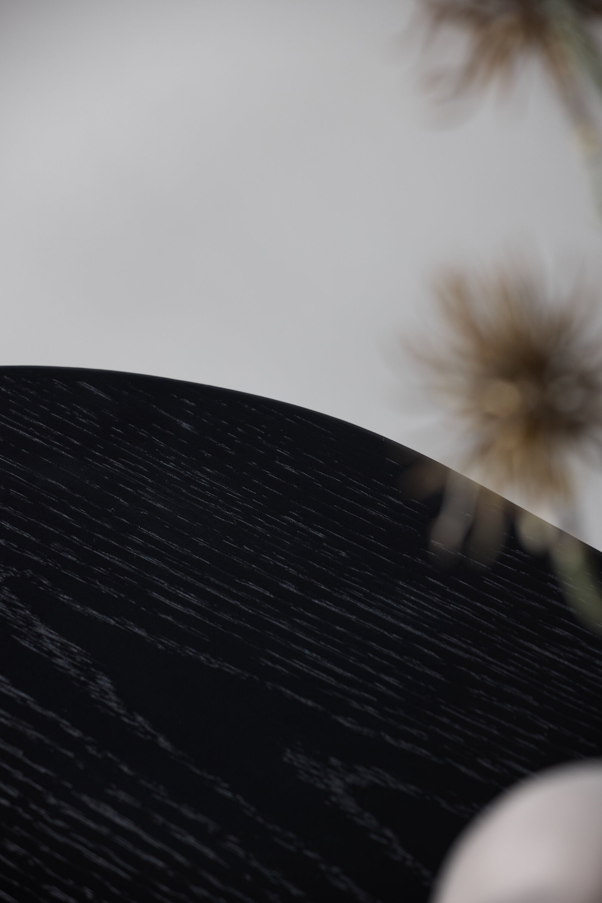 Fjällbacka TV Ständer in Schwarz präsentiert im Onlineshop von KAQTU Design AG. TV-Möbel ist von Vind