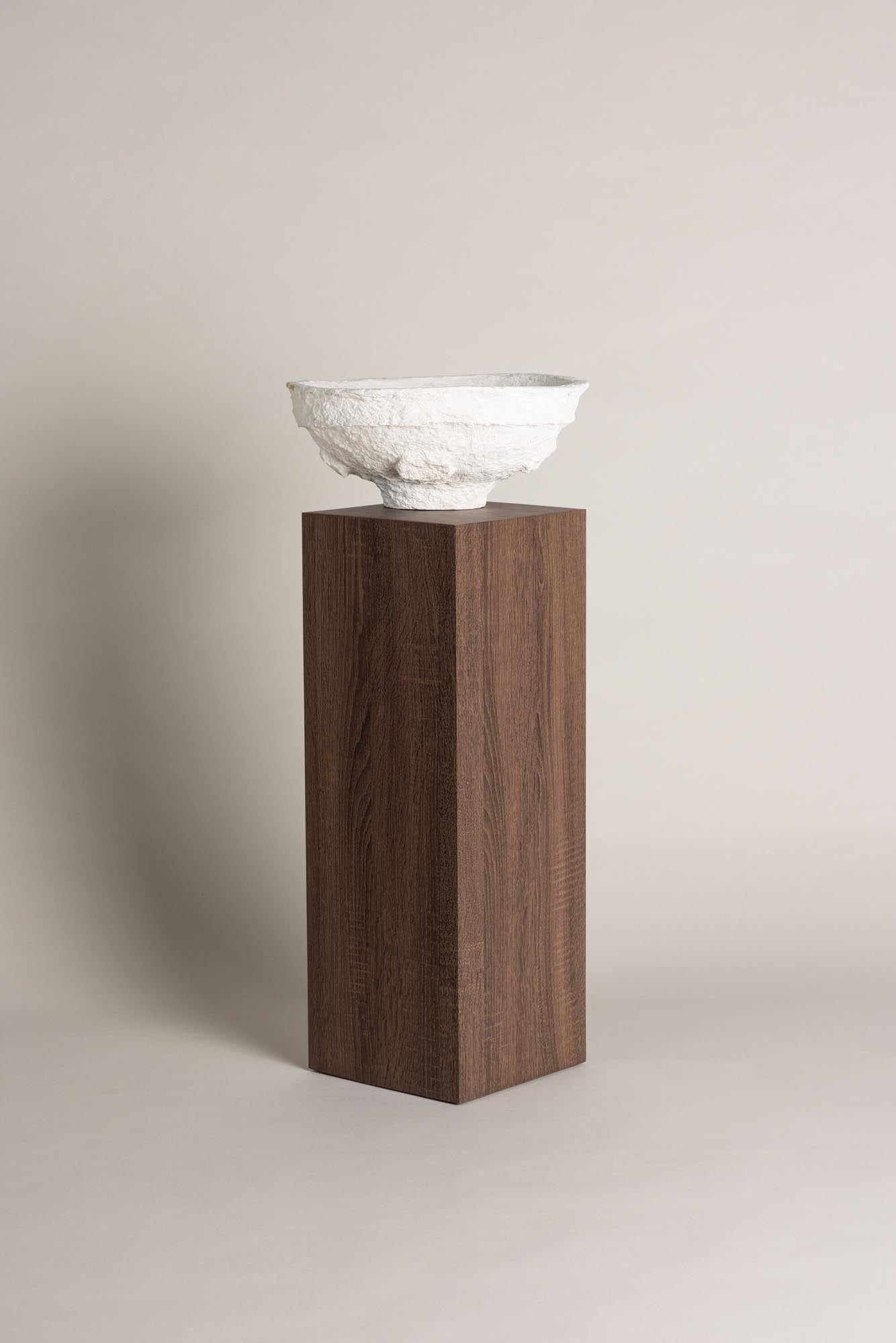 Der Ramsvik Sockel von Vind vereint elegantes Design und Funktionalität. Ideal für jeden Raum, robust und stilvoll. Jetzt entdecken!