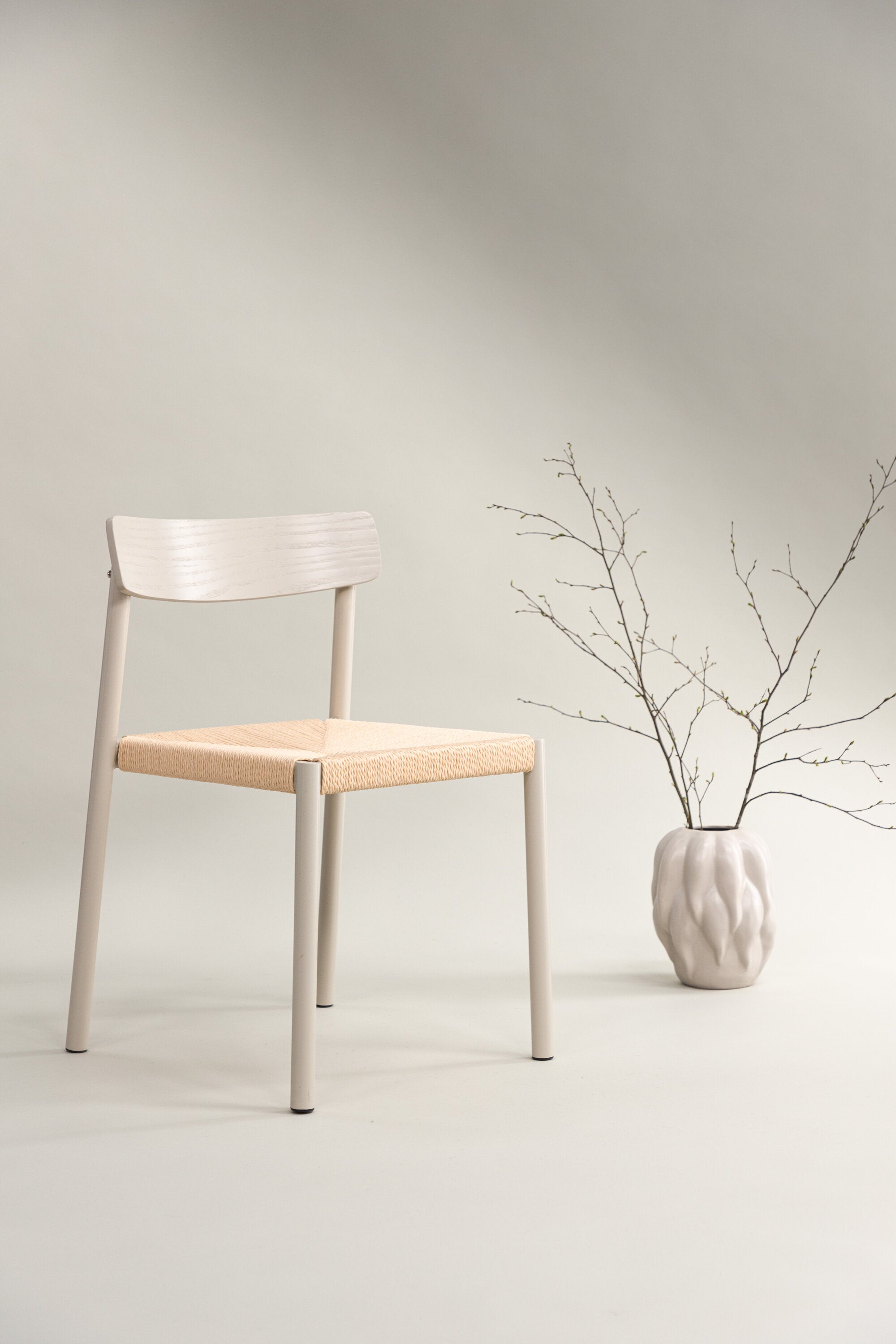 Malmö Stuhl in Greige präsentiert im Onlineshop von KAQTU Design AG. Stuhl ist von Vind