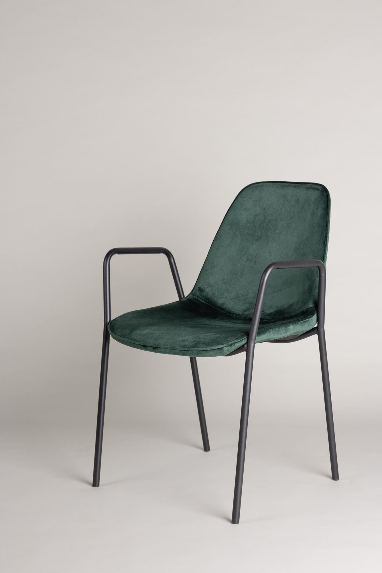 Entdecken Sie den Klädesholmen Stuhl von Vind – ein stilvolles Möbelstück, das skandinavisches Design und hohen Komfort vereint.