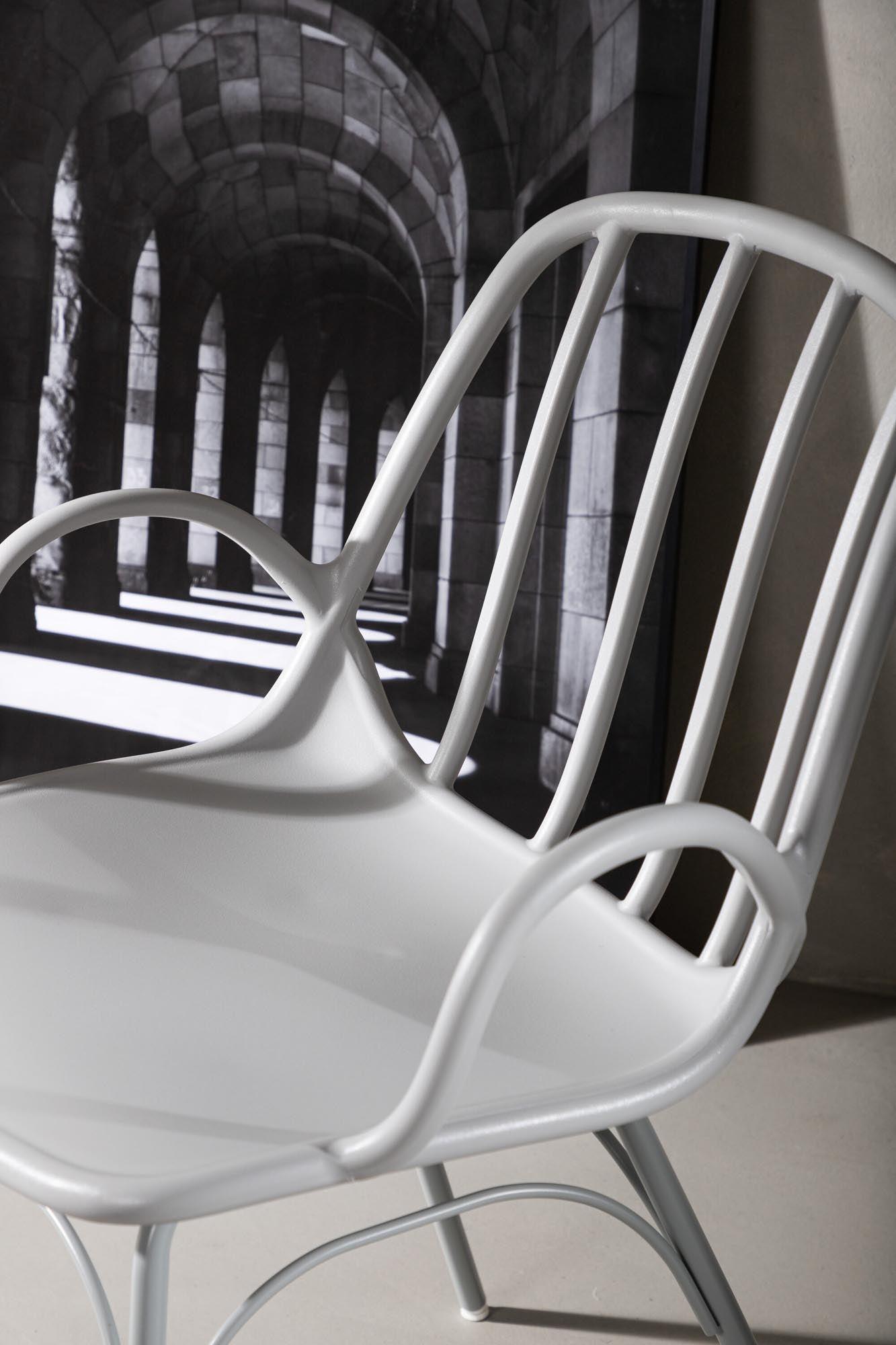 Dyrön Stuhl: Modernes Design und hoher Komfort von Venture Home.