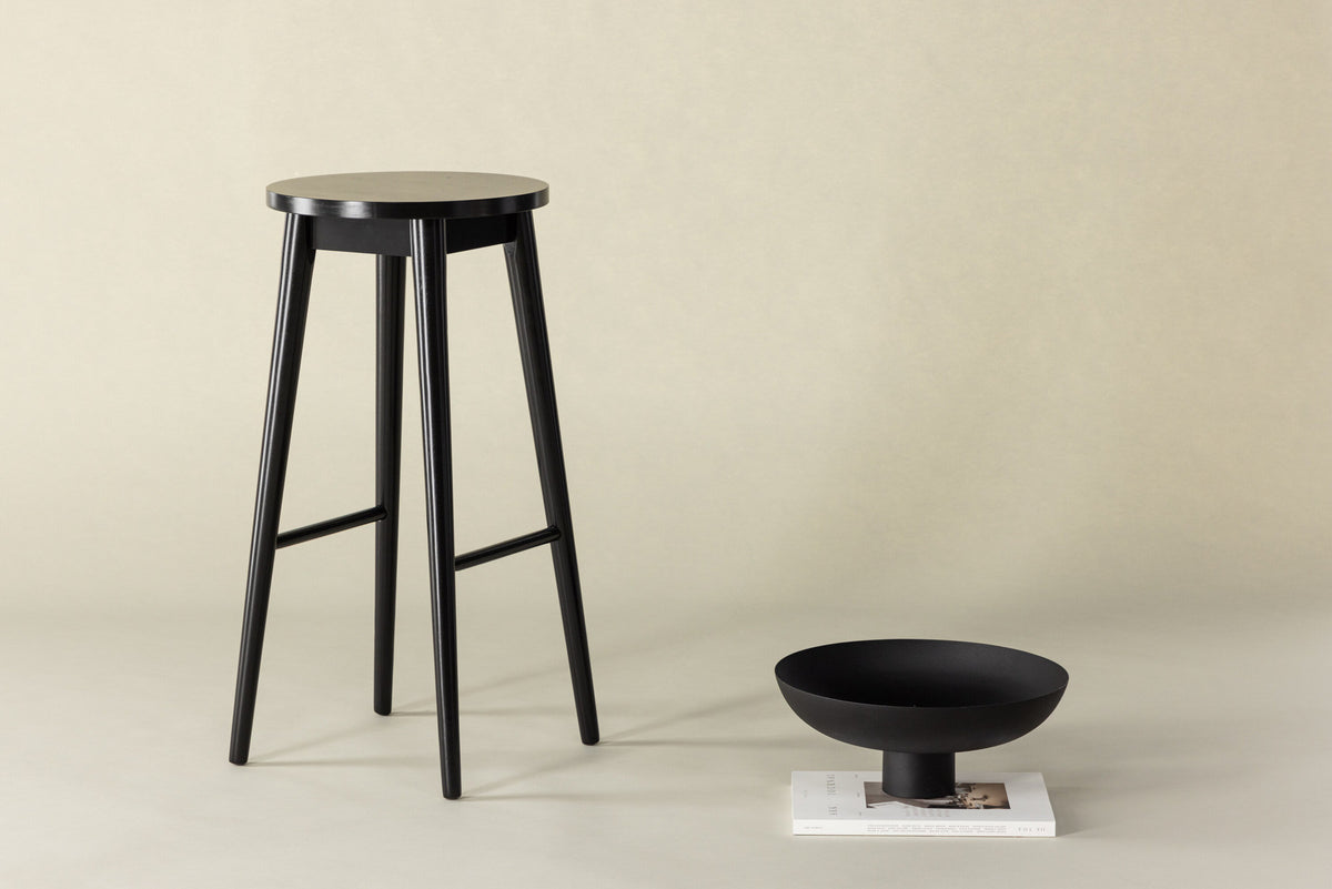 Mollösand Barstuhl in Schwarz präsentiert im Onlineshop von KAQTU Design AG. Barhocker ist von Vind