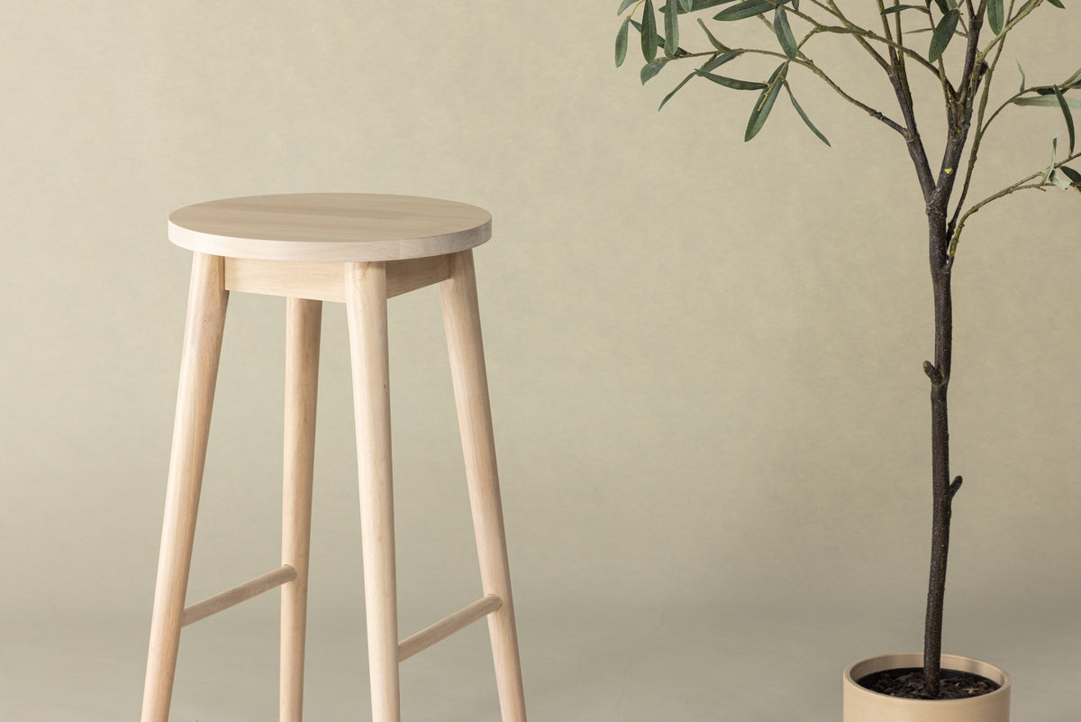 Mollösand Barstuhl in Tünchen präsentiert im Onlineshop von KAQTU Design AG. Barhocker ist von Vind