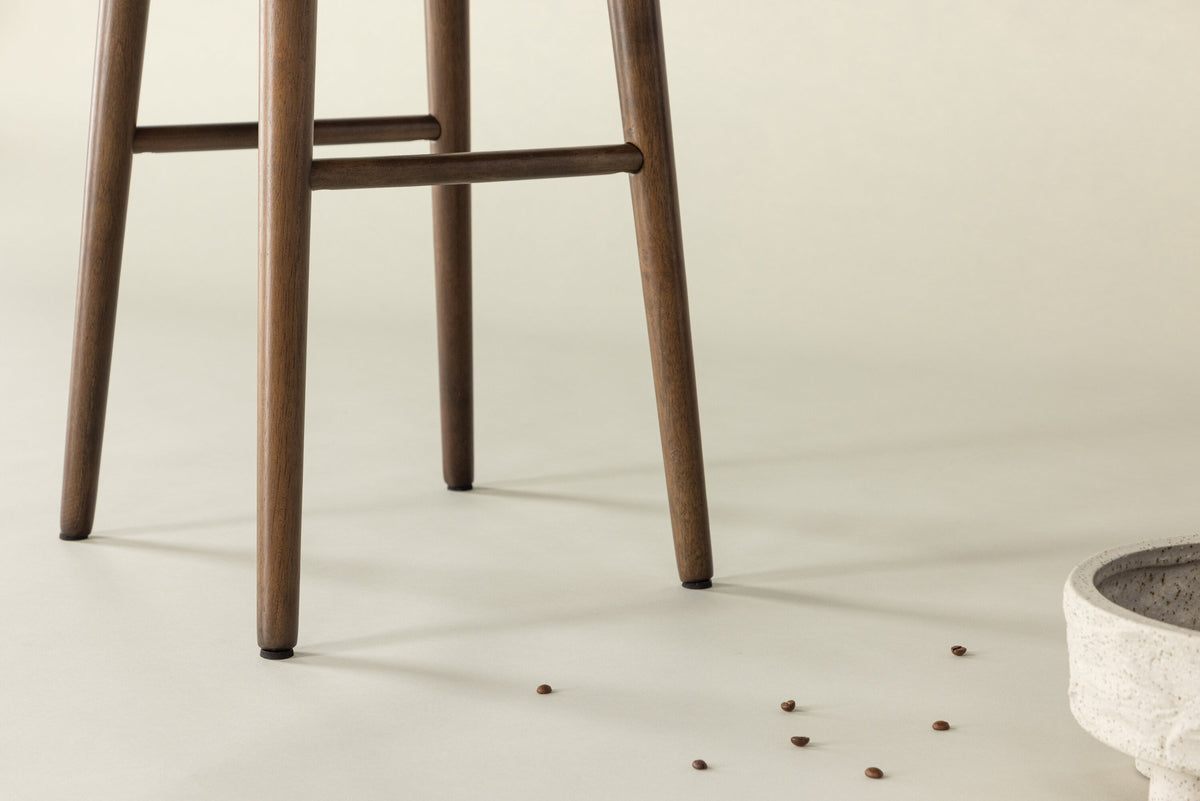Mollösand Barstuhl in Mokka präsentiert im Onlineshop von KAQTU Design AG. Barhocker ist von Vind