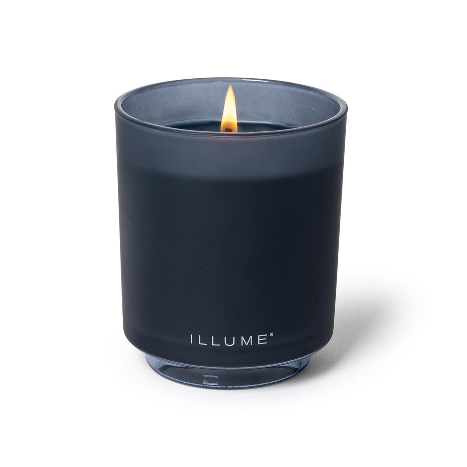 Hidden Lake Box Glass Candle, Blau, in Blau präsentiert im Onlineshop von KAQTU Design AG. Duftkerze ist von Illume