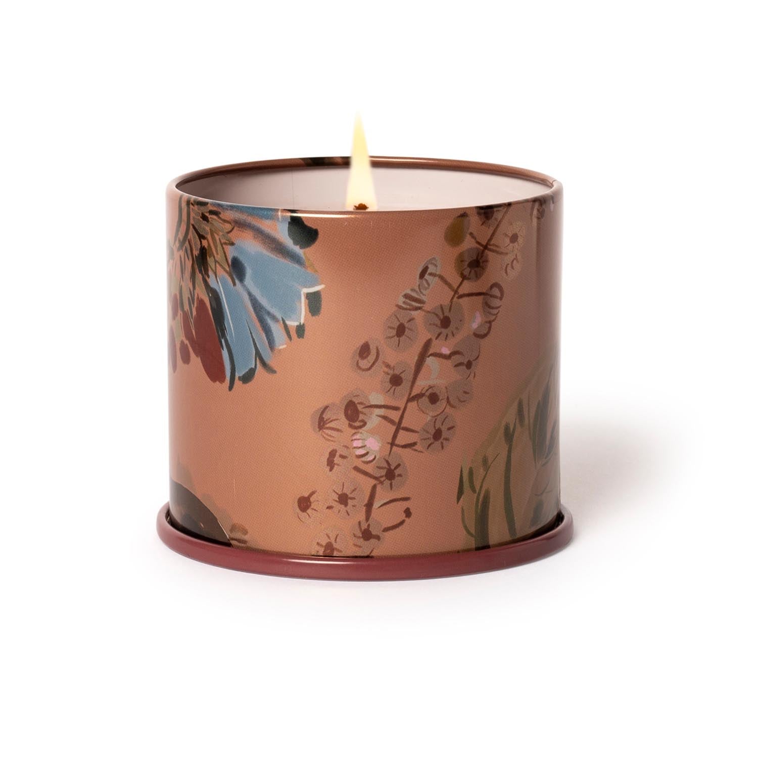 Terra Tabac Vanity Tin Duftkerze, Braun, in Braun präsentiert im Onlineshop von KAQTU Design AG. Duftkerze ist von Illume