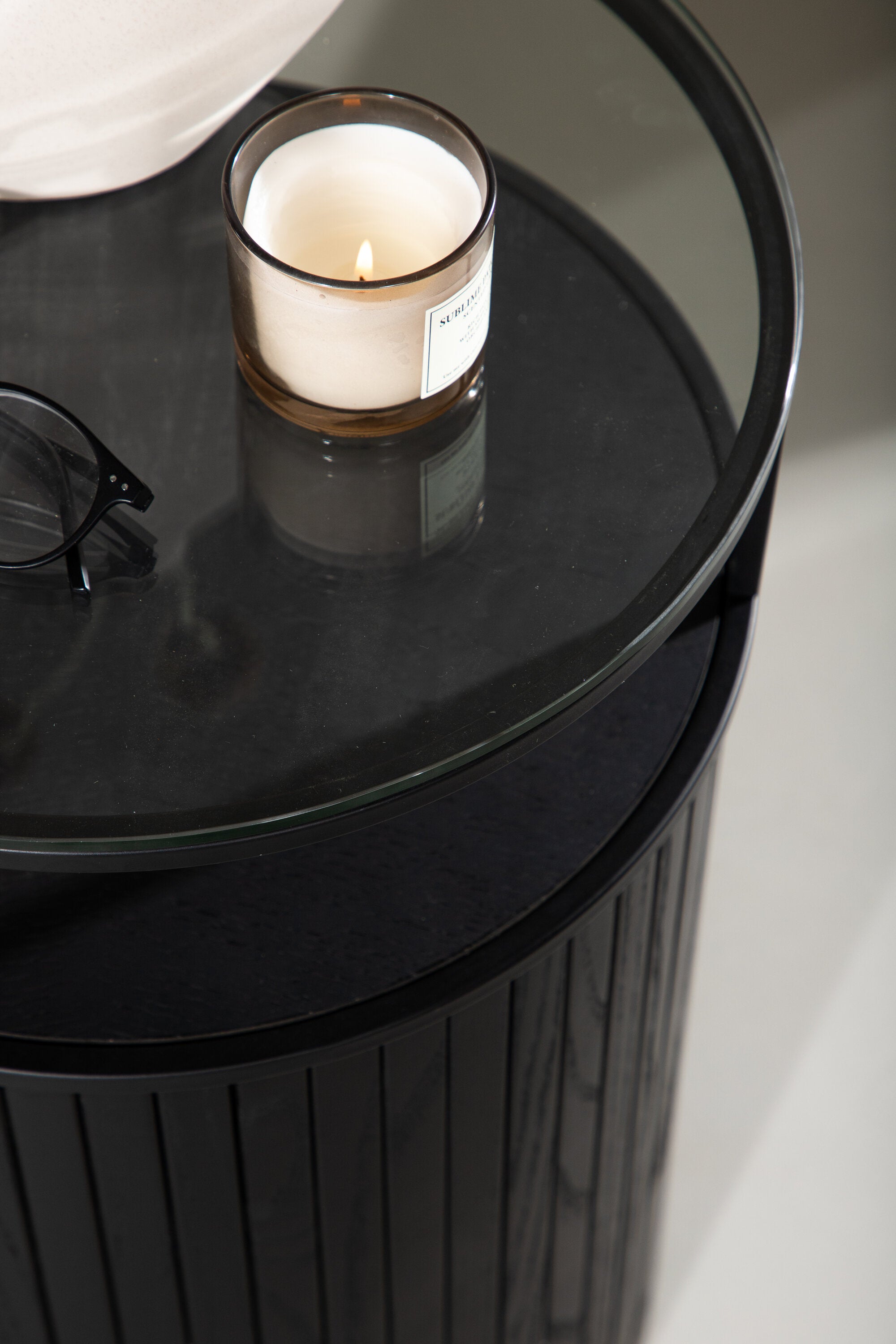 Bovall Beistelltisch in Schwarz präsentiert im Onlineshop von KAQTU Design AG. Beistelltisch ist von Furniture Fashion