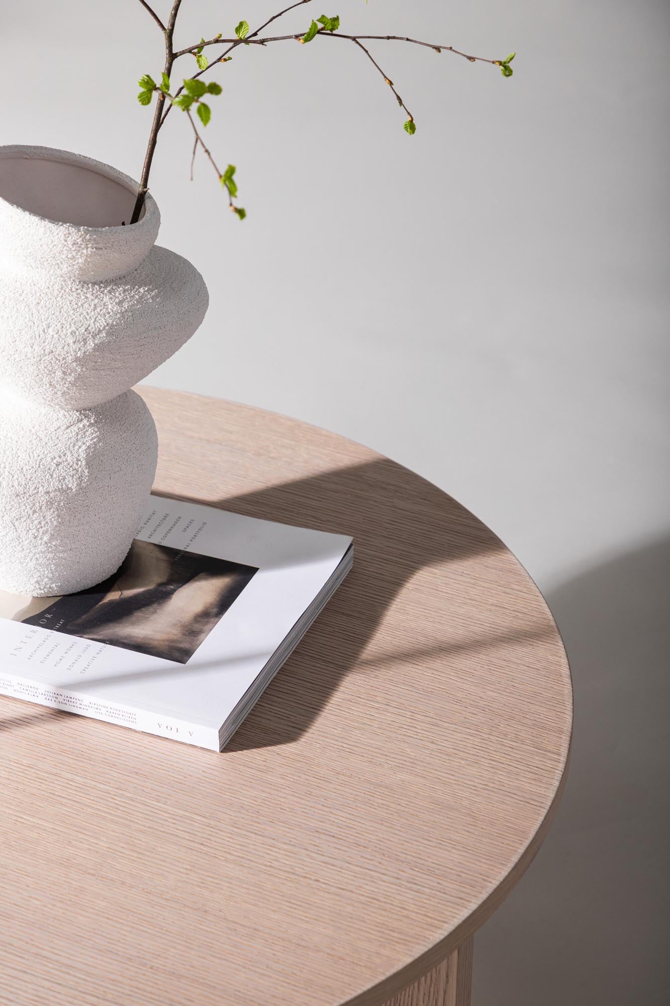 Askerön Beistelltisch von Vind: Eleganter, vielseitiger Tisch aus hochwertigem MDF, ideal für jeden Raum und leicht zu pflegen.