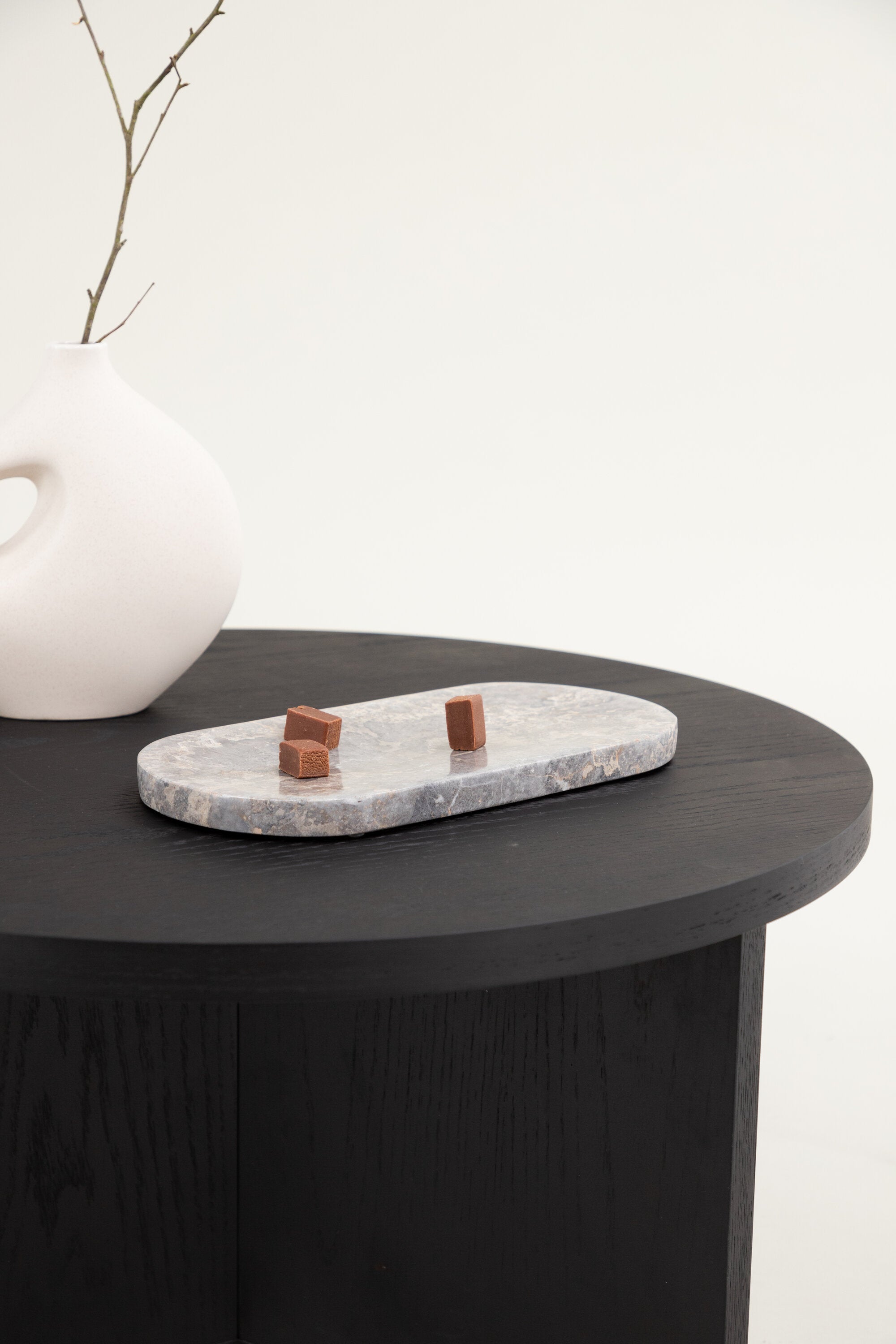 Saltö Beistelltisch in Schwarz präsentiert im Onlineshop von KAQTU Design AG. Beistelltisch ist von Vind