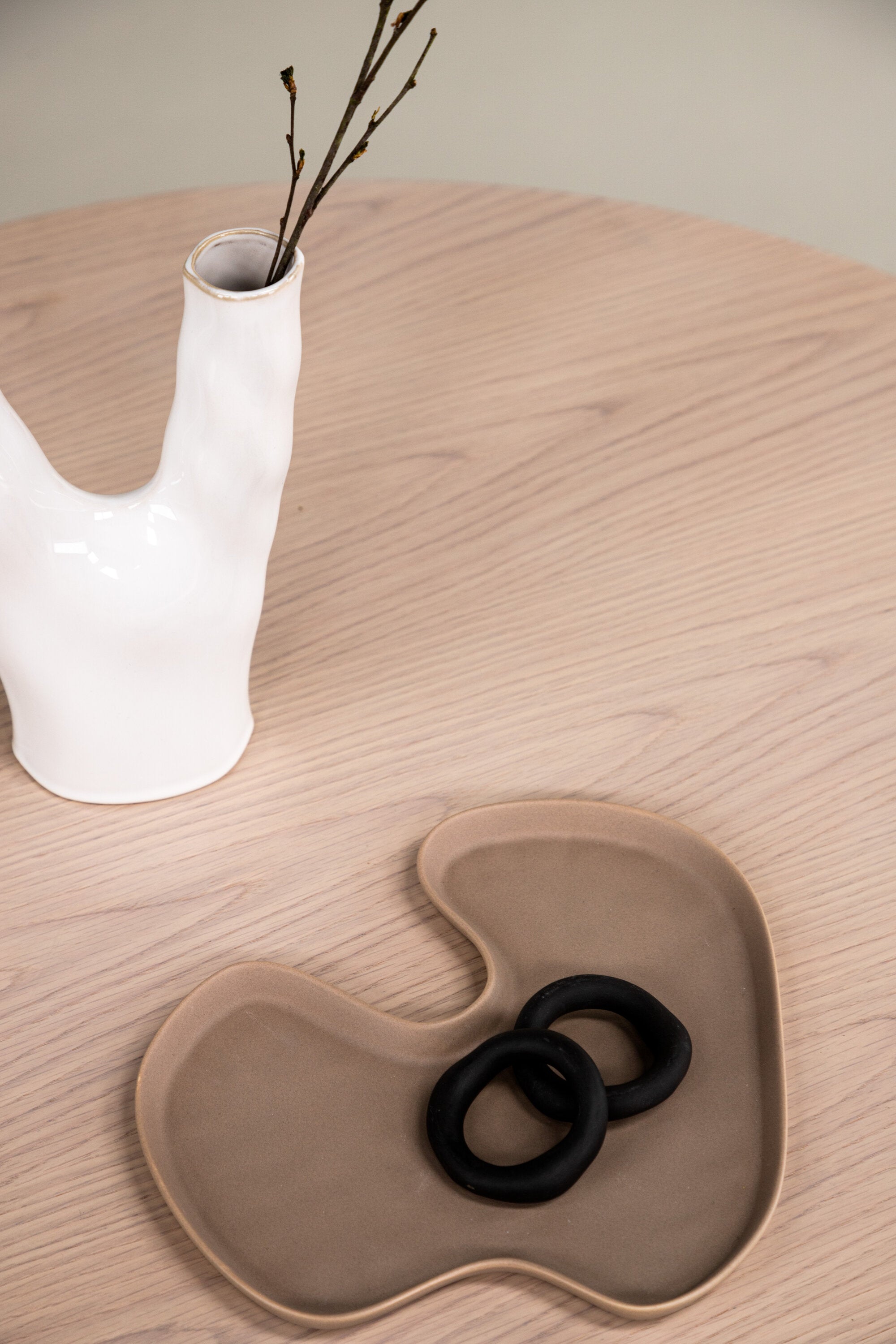 Saltö Beistelltisch in Tünchen präsentiert im Onlineshop von KAQTU Design AG. Beistelltisch ist von Vind