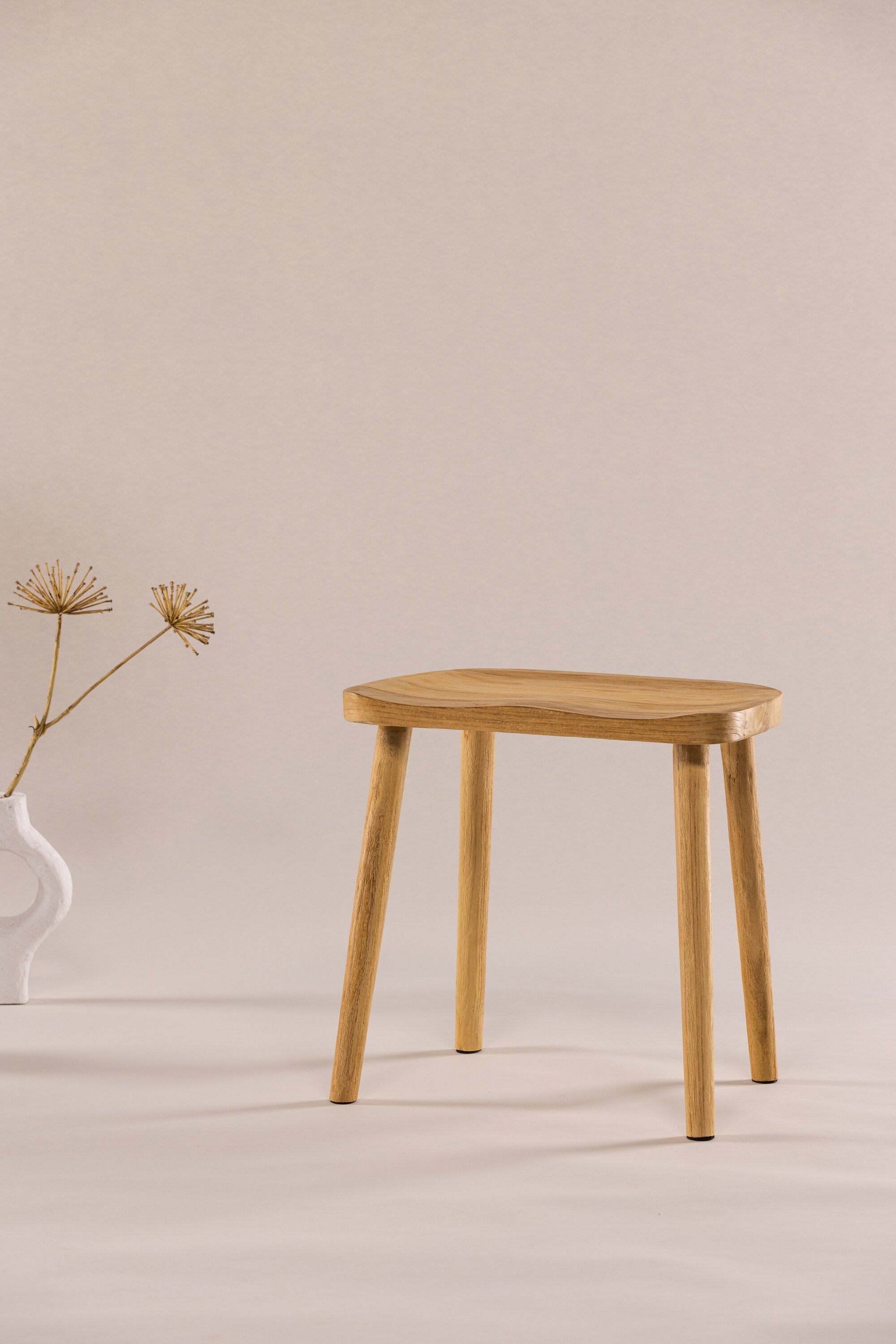 Orust Ottoman / Pouf in Natur präsentiert im Onlineshop von KAQTU Design AG. Hocker ist von Vind