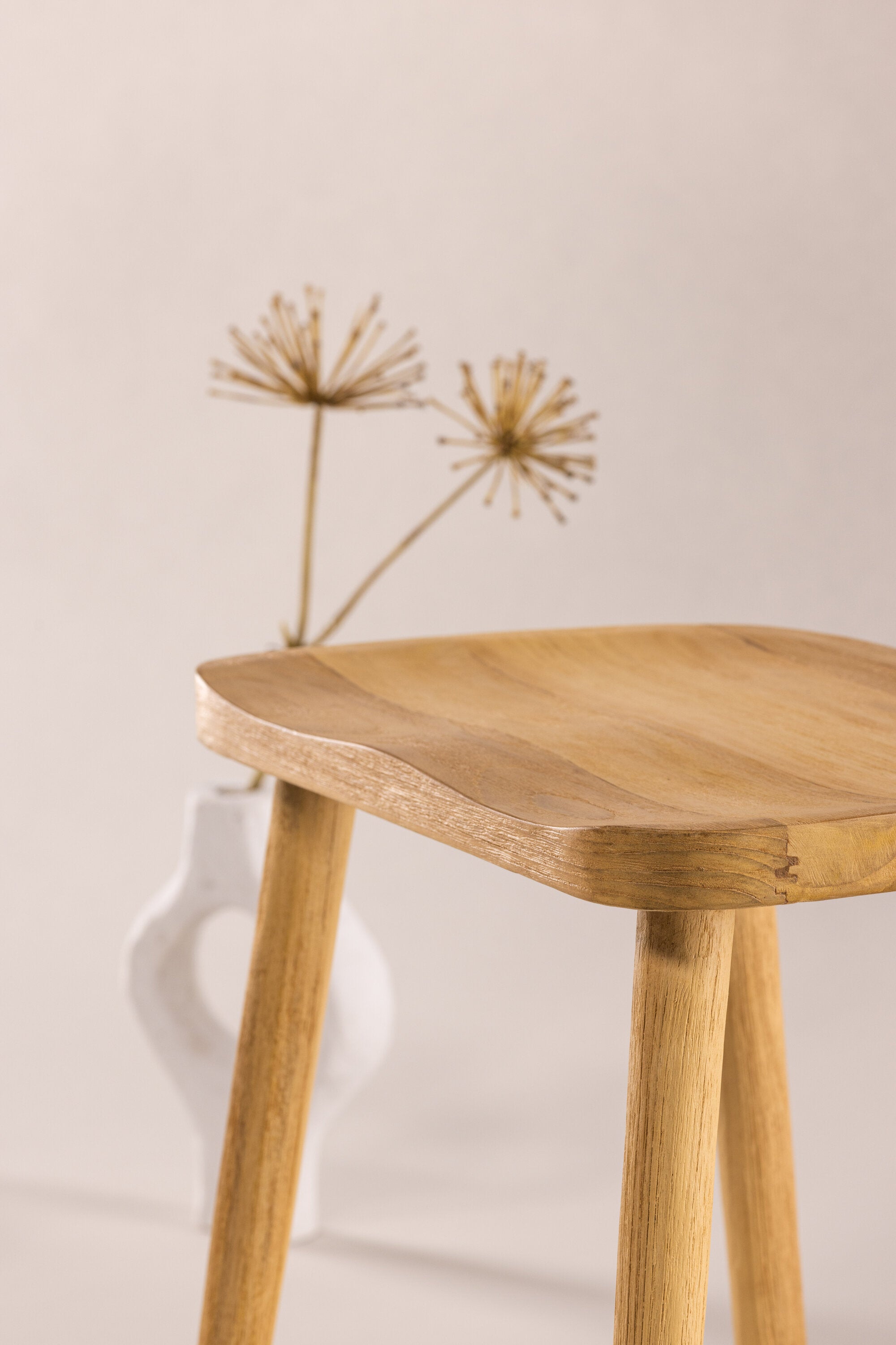 Orust Ottoman / Pouf in Natur präsentiert im Onlineshop von KAQTU Design AG. Hocker ist von Vind