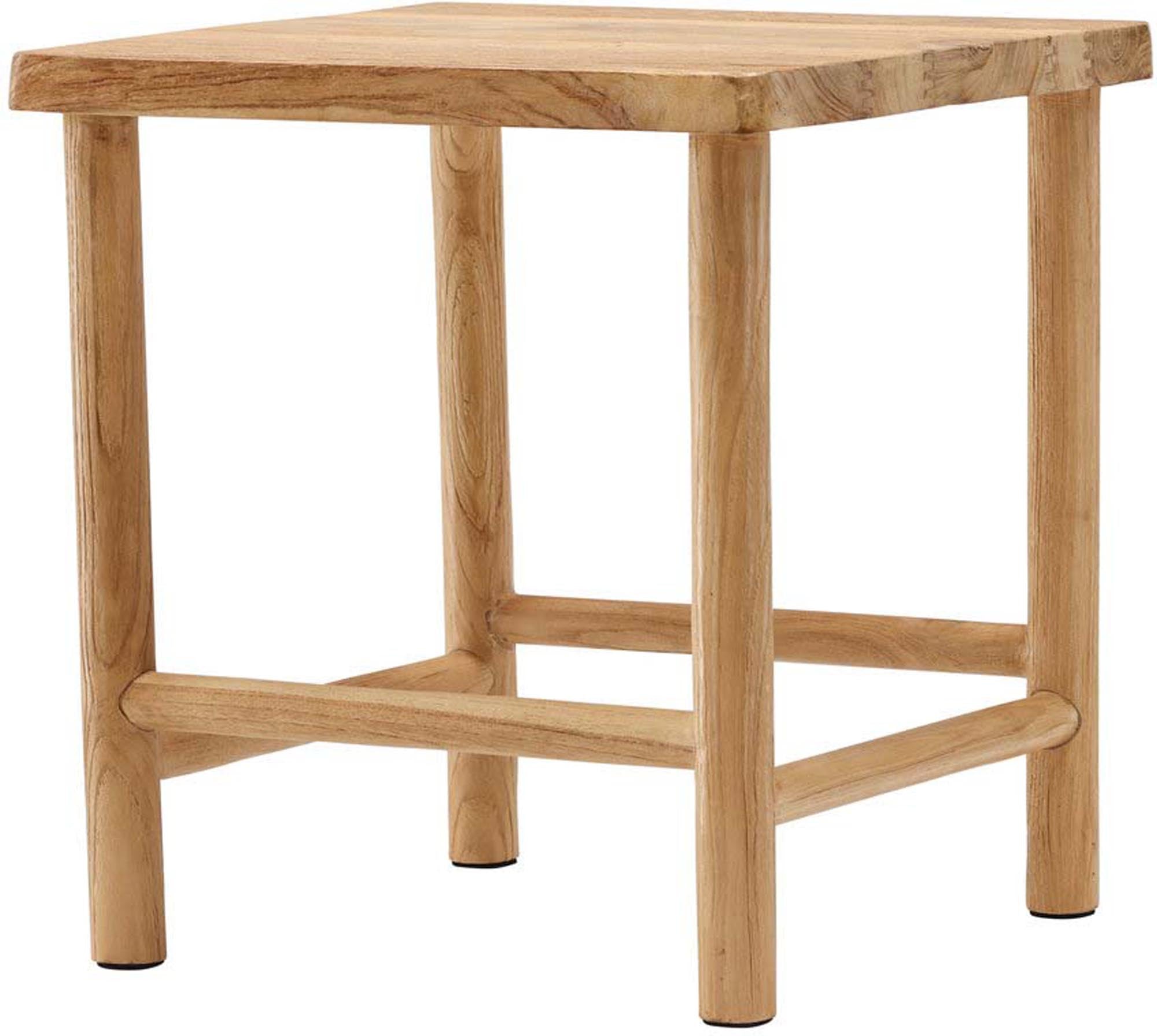 Entdecken Sie den Noster Ottoman von Vind: Ein eleganter Pouf aus robustem Teakholz, perfekt für jeden Raum und vielseitig einsetzbar.