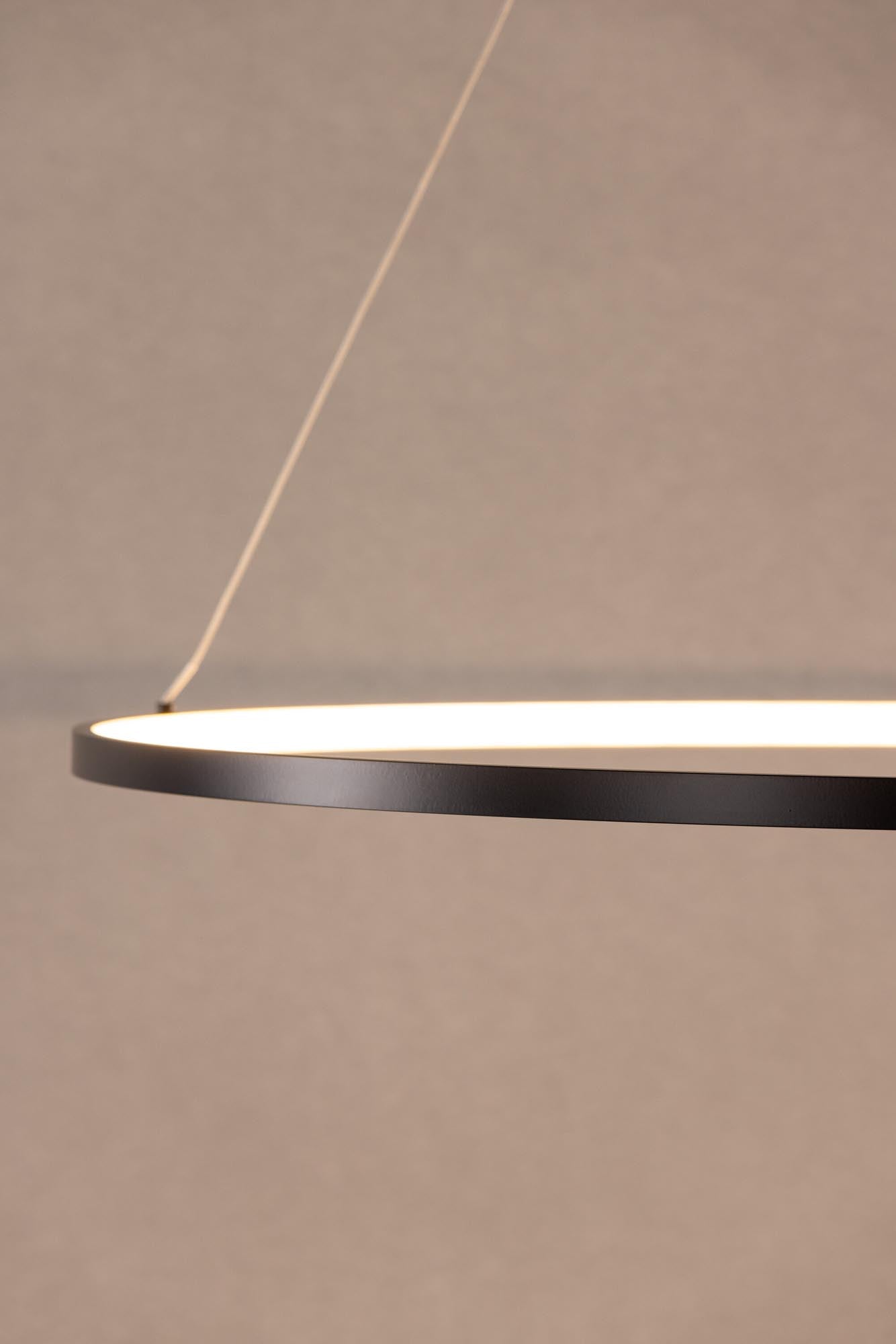 Stilvolle Rödäng x Lustig Pendelleuchte von Vind für Ihr Zuhause.