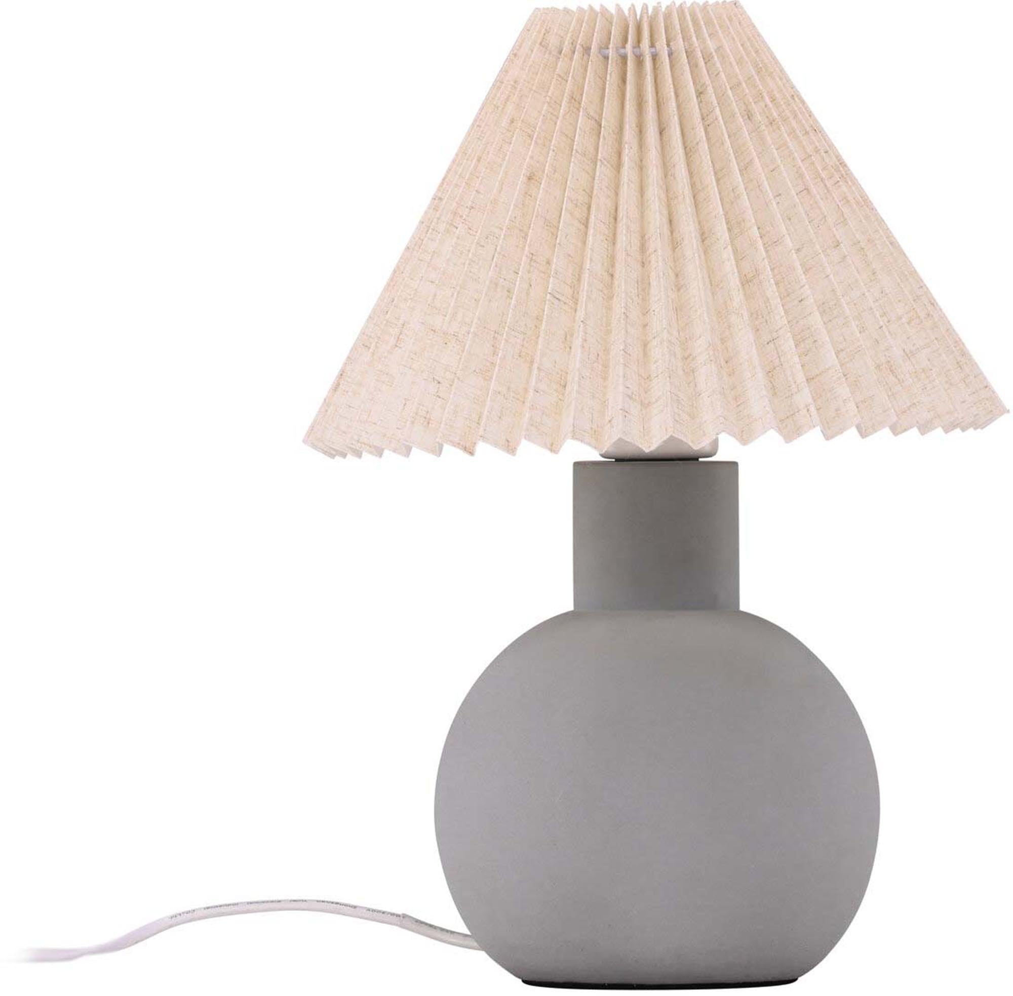 Älvsborg Tischleuchte von Vind: Modernes Design mit grauem Beton und feinem Leinen, ideal für jeden Raum und Einrichtungsstil.