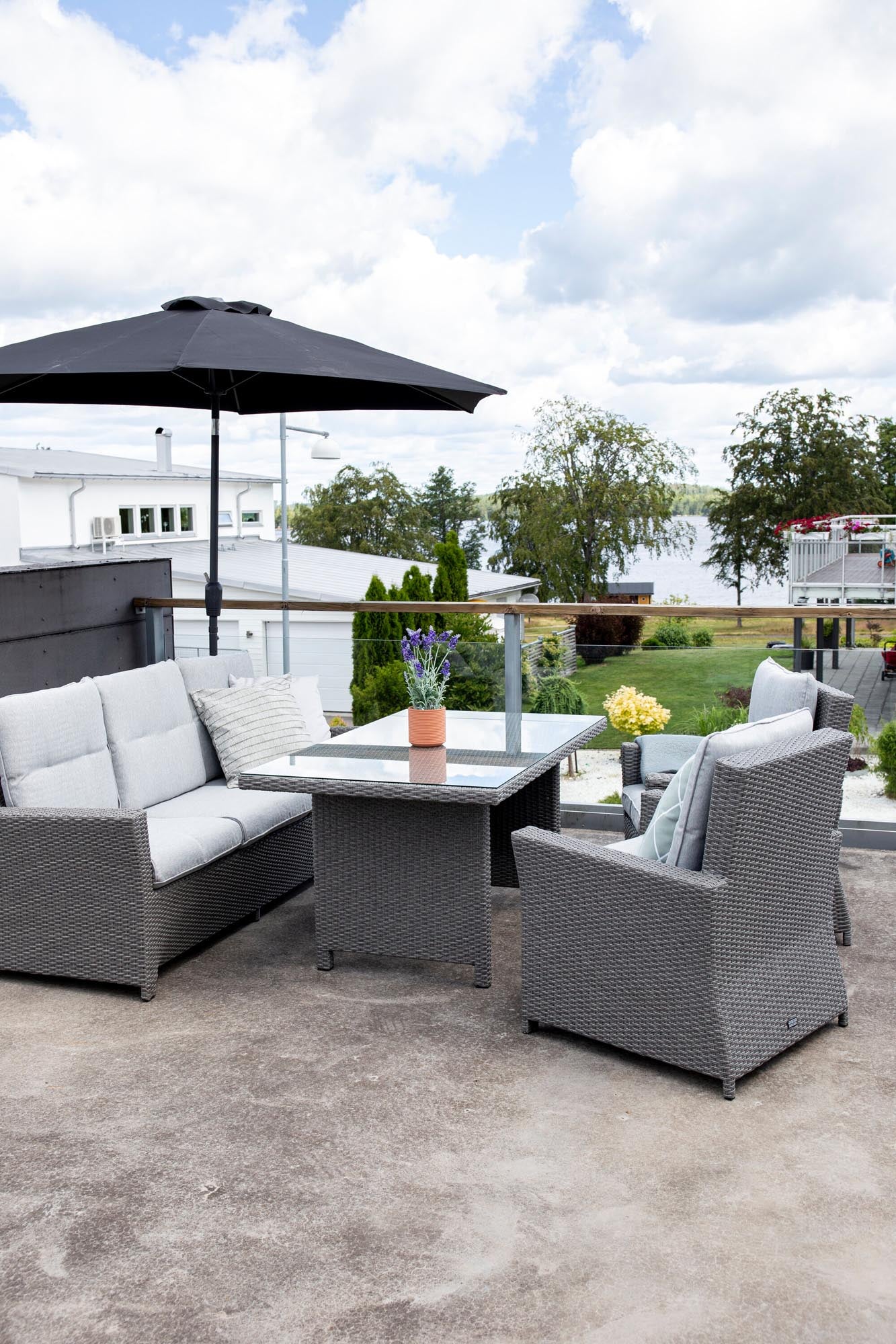 Elegante Brentwood Sofagarnitur von Venture Home für Ihr Wohnzimmer.