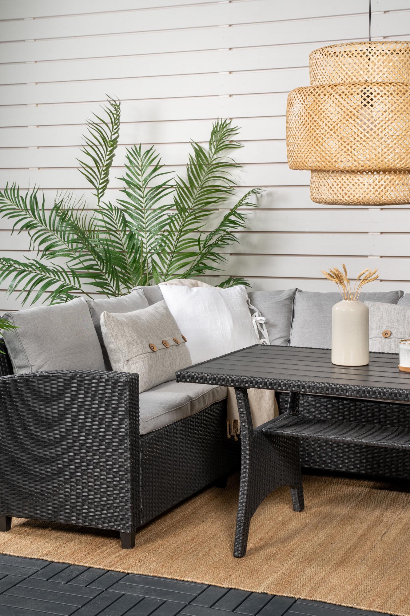 Brentwood Ecksofa Outdoorset 145cm in Schwarz präsentiert im Onlineshop von KAQTU Design AG. Loungeset ist von Venture Home