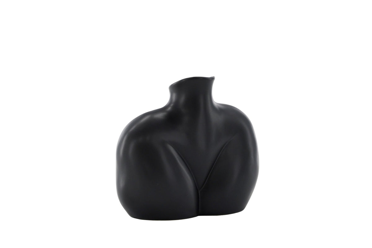 Cremefarbene Harvey Vase aus Steinzeug von Venture Home mit geschwungener, an die weibliche Form angelehnter Silhouette.