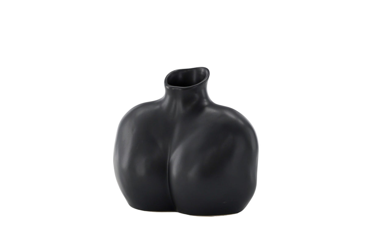 Cremefarbene Harvey Vase aus Steinzeug von Venture Home mit geschwungener, an die weibliche Form angelehnter Silhouette.