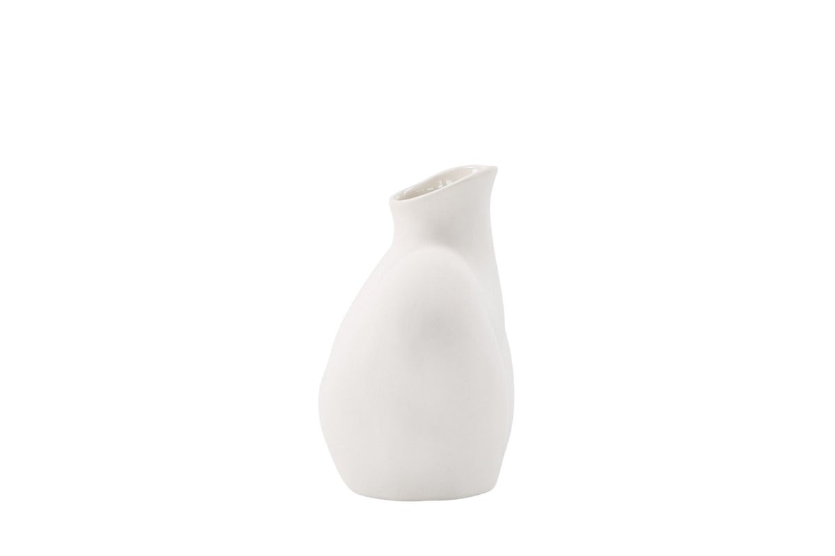 Cremefarbene Harvey Vase aus Steinzeug von Venture Home mit geschwungener, an die weibliche Form angelehnter Silhouette.