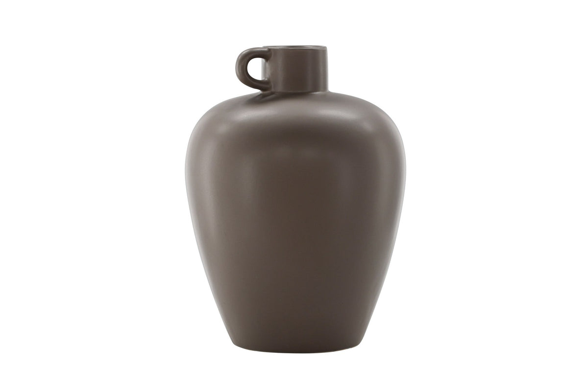 Beige Cent Vase von Venture Home aus Steinzeug mit wellenförmiger Struktur und zwei asymmetrisch angebrachten Griffen an den Seiten.