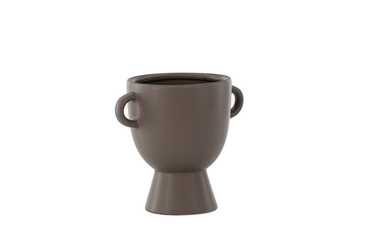 Beige Cent Vase von Venture Home aus Steinzeug mit wellenförmiger Struktur und zwei asymmetrisch angebrachten Griffen an den Seiten.
