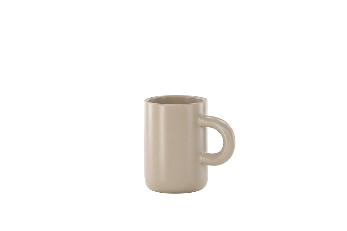 Active Kaffeetasse in Beige präsentiert im Onlineshop von KAQTU Design AG. Kaffeetassen ist von Venture Home