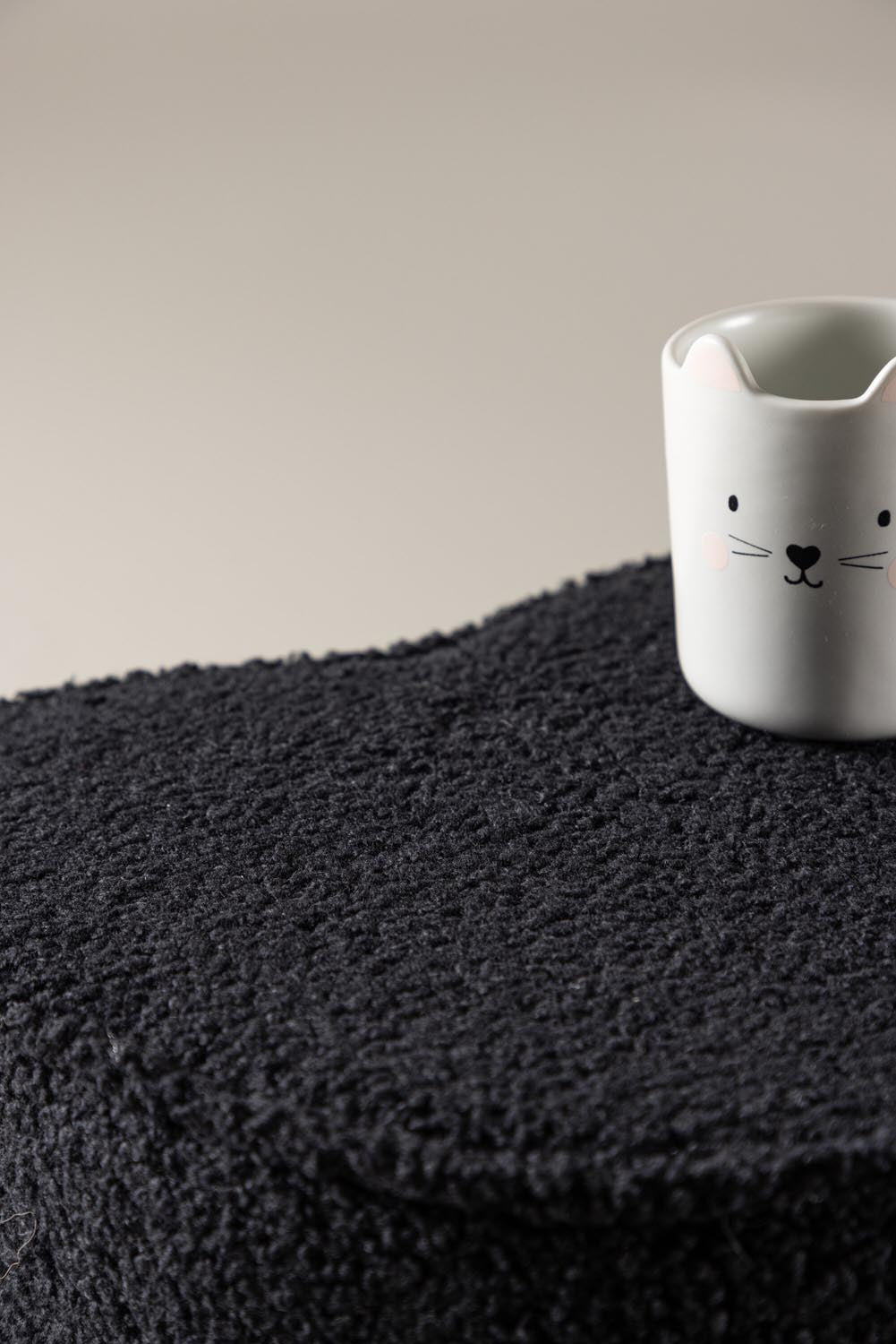 Heart Kinderstuhl in Schwarz präsentiert im Onlineshop von KAQTU Design AG. Hocker ist von Venture Home