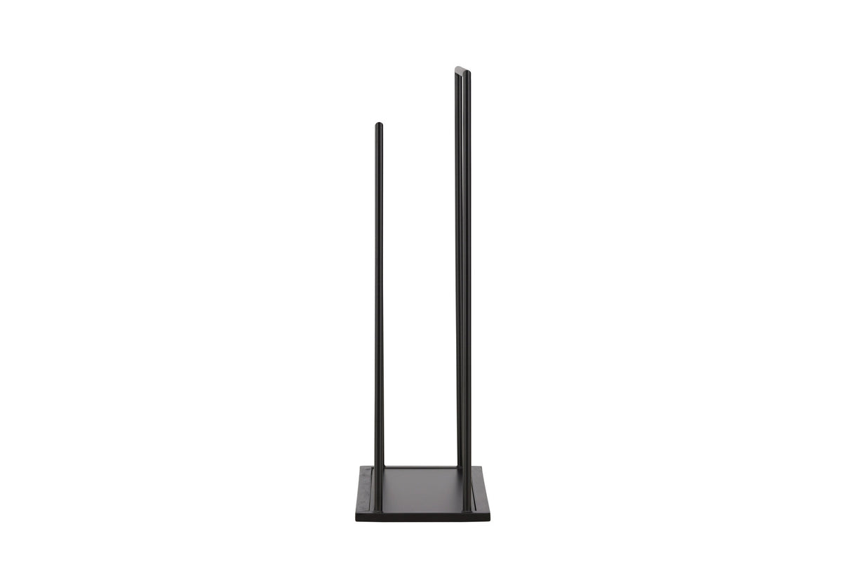 Alva Kleiderbügel in Schwarz präsentiert im Onlineshop von KAQTU Design AG. Kleiderständer ist von Venture Home