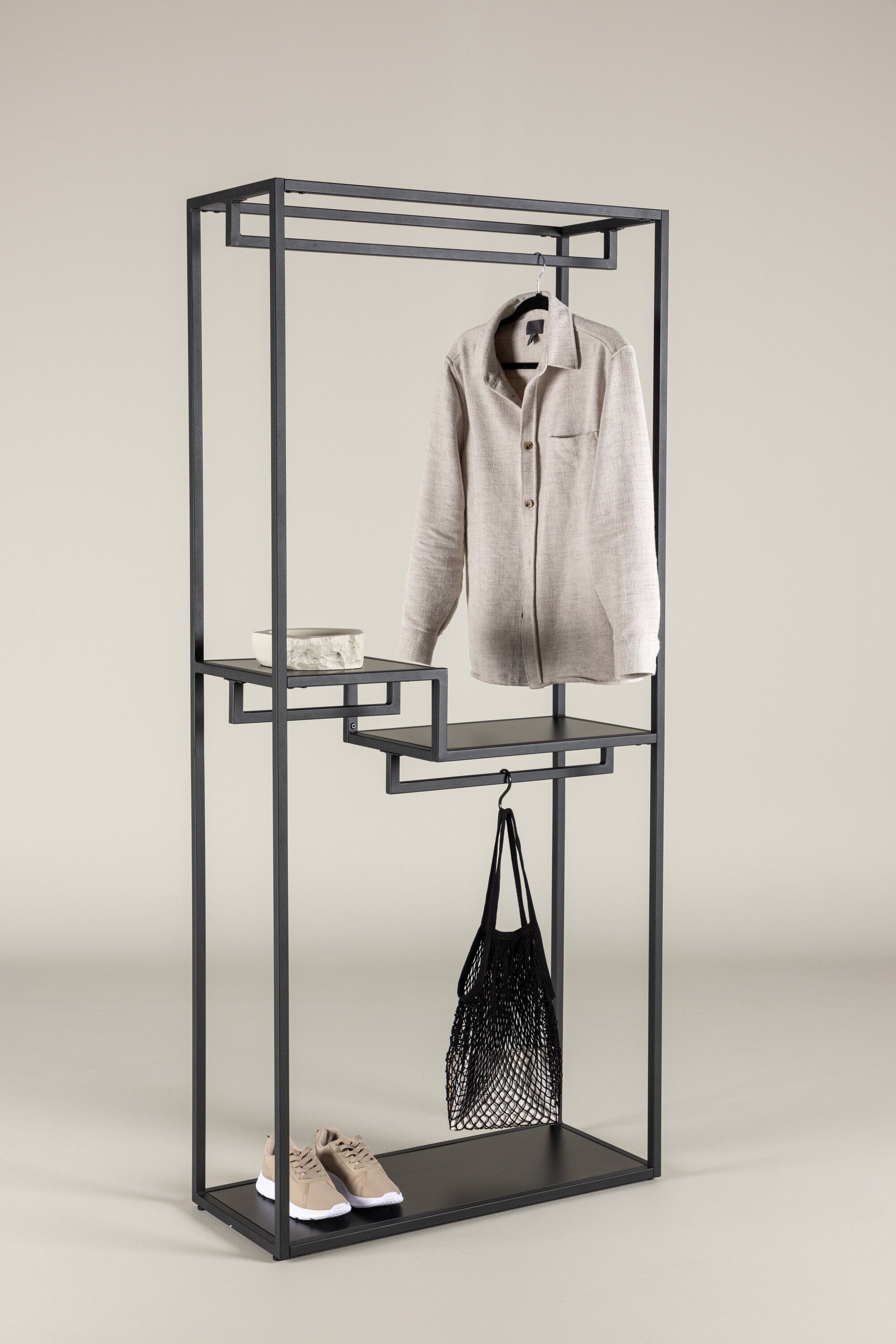 Staal Hänger in Schwarz präsentiert im Onlineshop von KAQTU Design AG. Garderobe ist von Venture Home