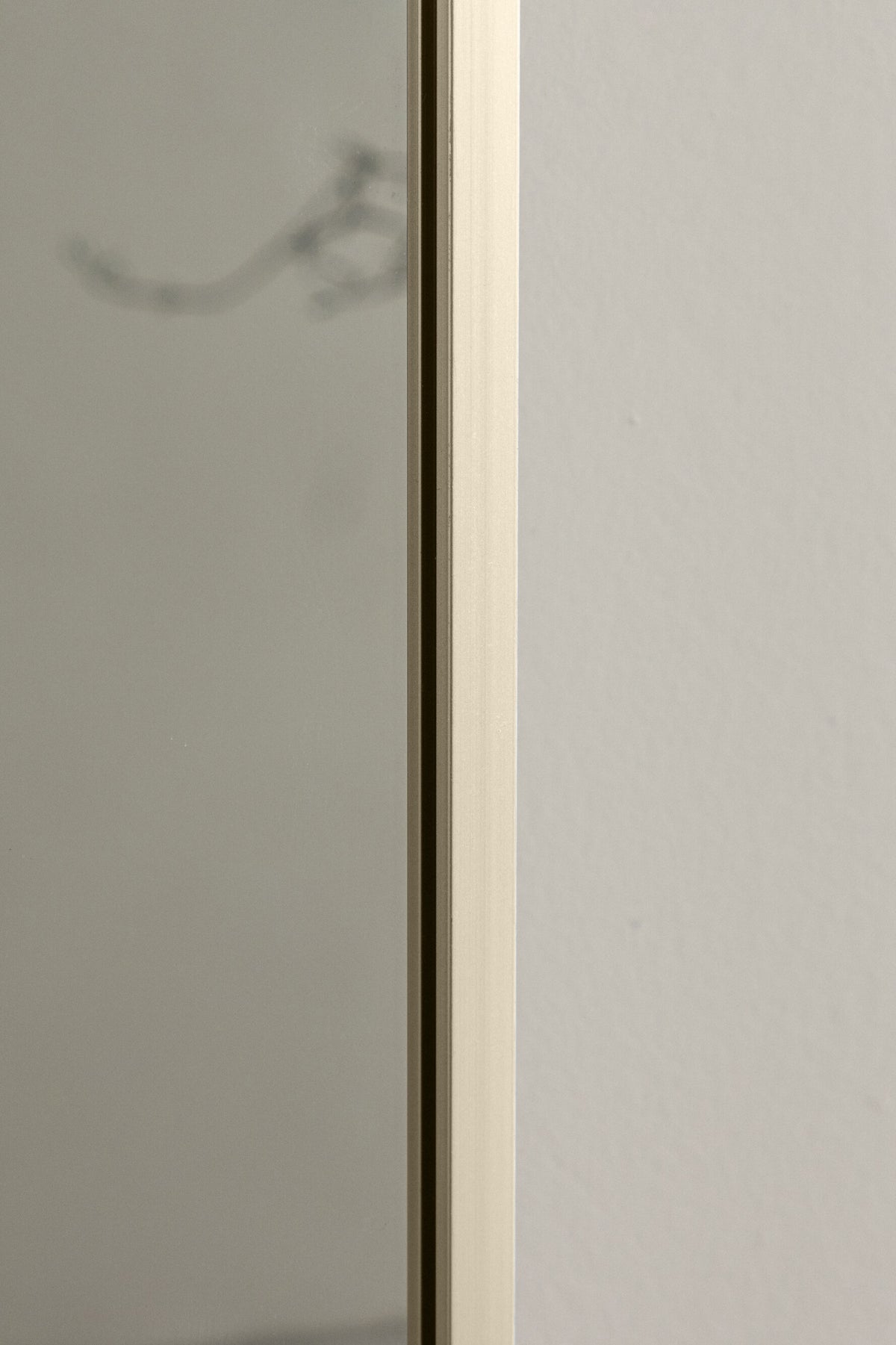 Spiegel Orlando Large in Beige präsentiert im Onlineshop von KAQTU Design AG. Spiegel ist von Venture Home