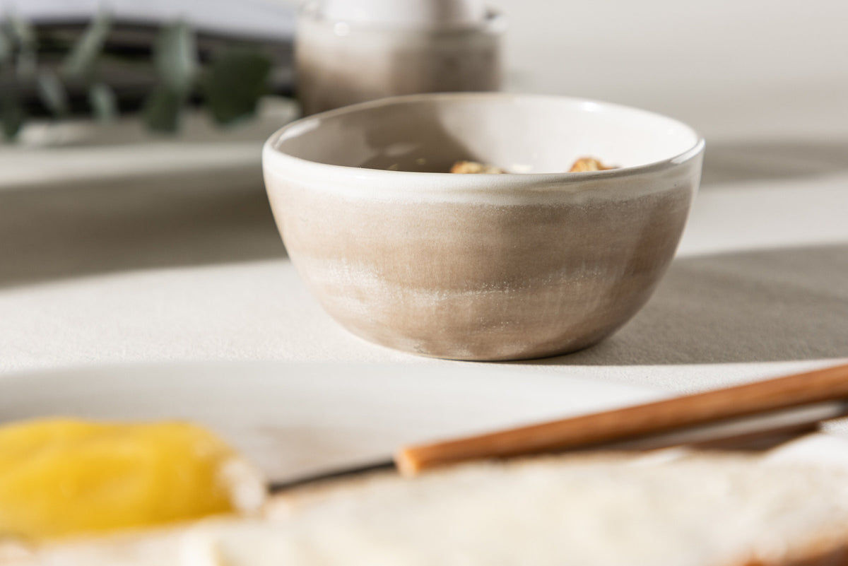 Jubie Bowl in Beige präsentiert im Onlineshop von KAQTU Design AG. Schale ist von Venture Home