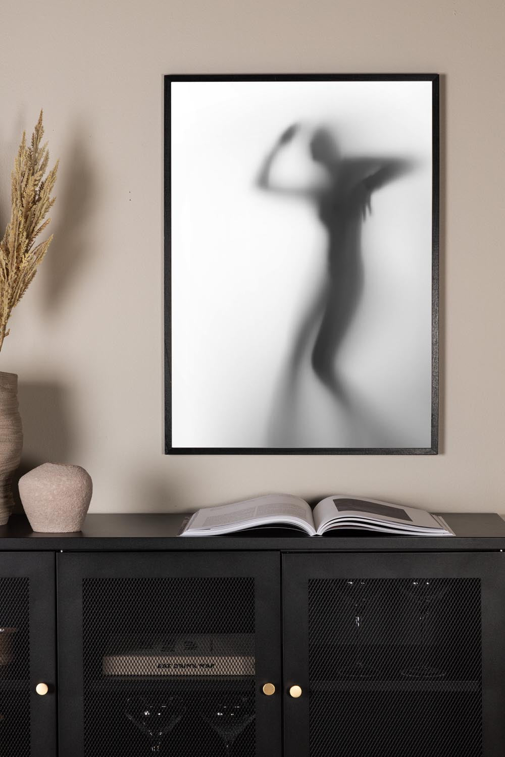 Manshade Poster in Grau präsentiert im Onlineshop von KAQTU Design AG. Bild ist von Venture Home