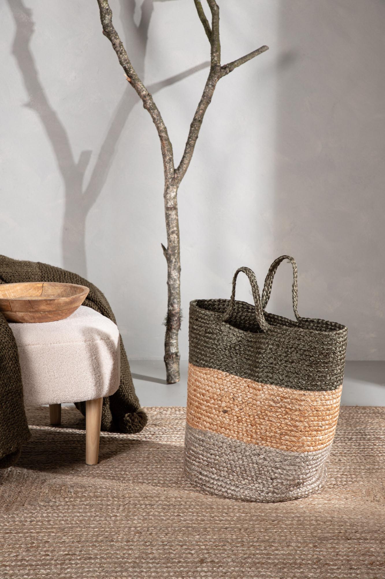 Eleganter Jute-Aufbewahrungskorb in Grau, Grün und Neutral. Ideal für Decken, Kissen oder als Pflanztopf. Stilvoll und vielseitig.