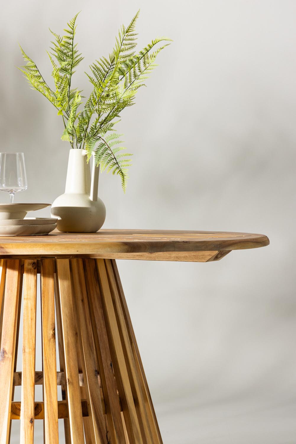 Lumpur Gartentisch in Natur präsentiert im Onlineshop von KAQTU Design AG. Gartentisch ist von Venture Home