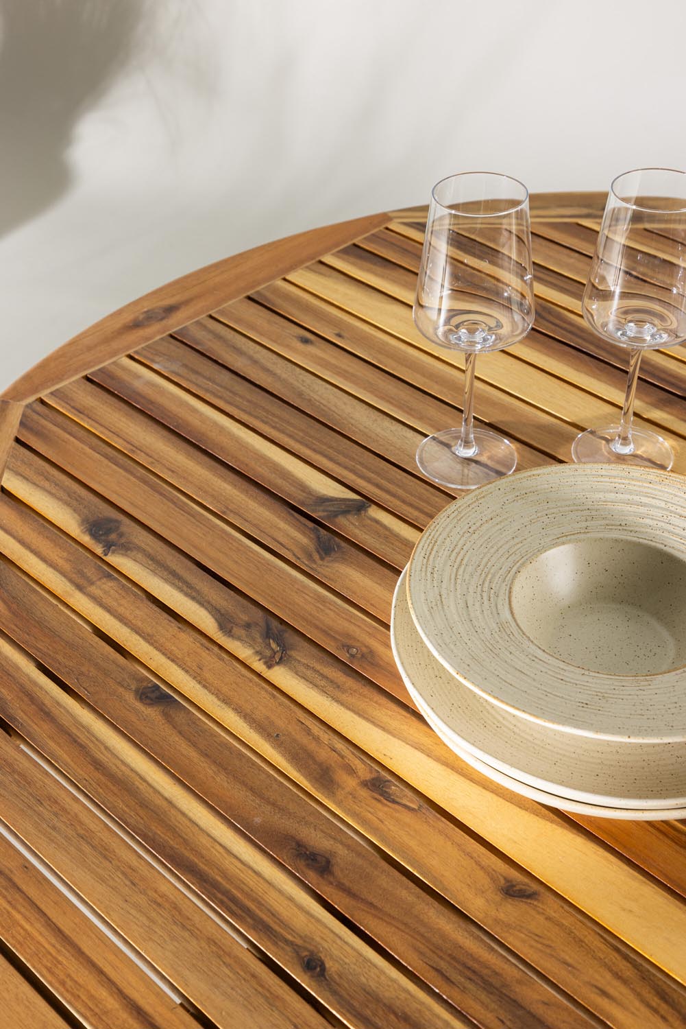 Lumpur Gartentisch in Natur präsentiert im Onlineshop von KAQTU Design AG. Gartentisch ist von Venture Home