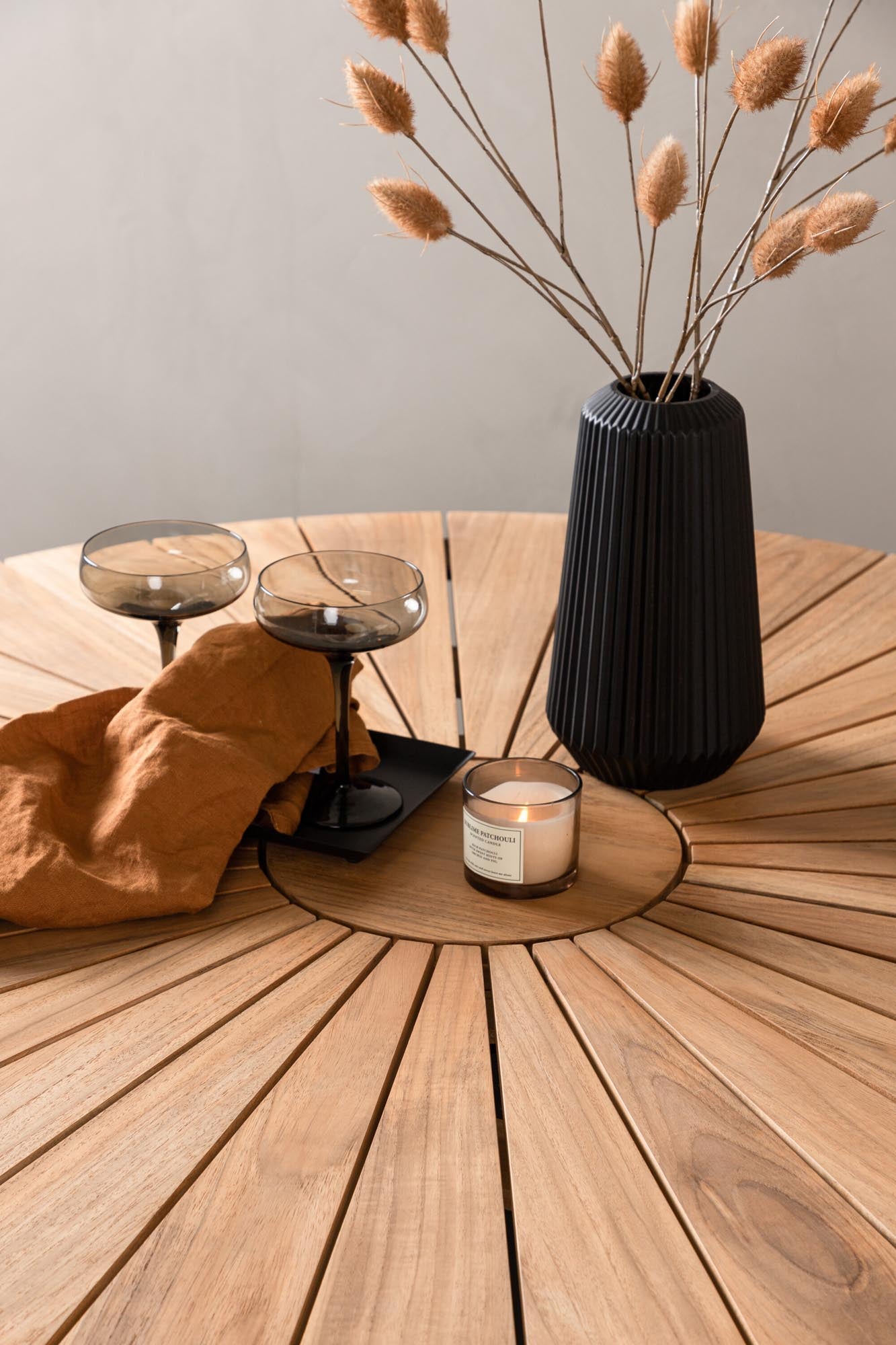Croft Gartentisch in Schwarz/ Natur präsentiert im Onlineshop von KAQTU Design AG. Gartentisch ist von Venture Home