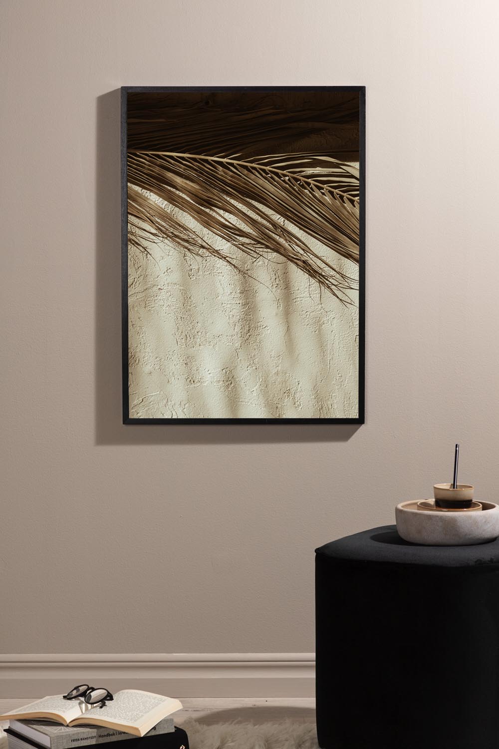 Dessert Poster in Beige präsentiert im Onlineshop von KAQTU Design AG. Bild ist von Venture Home