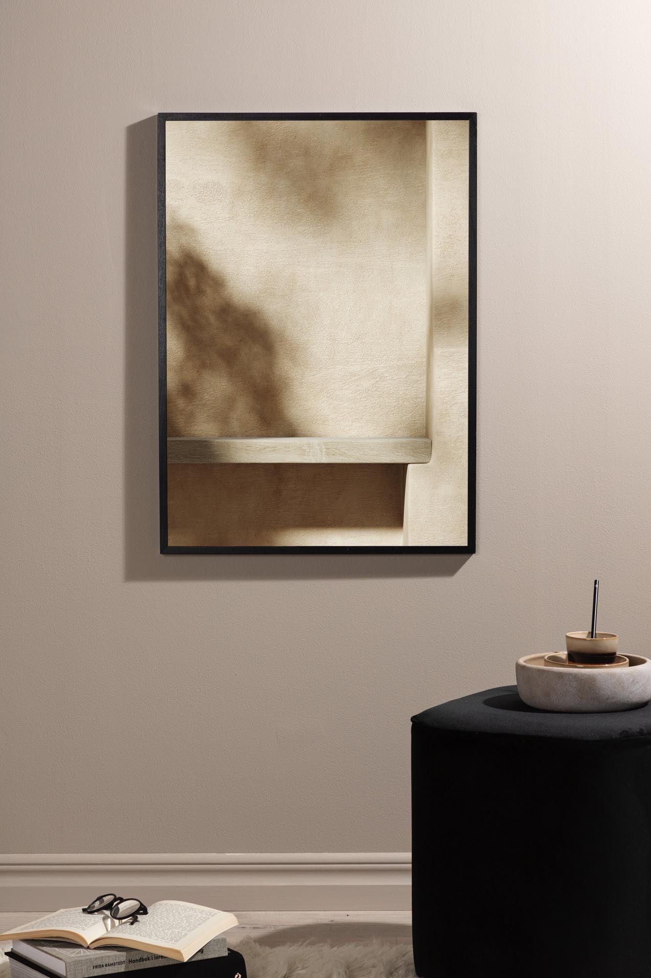 Bringen Sie mit dem Beach Poster V1 von Venture Home die entspannende Atmosphäre eines sonnigen Strandtages in Ihr Zuhause.