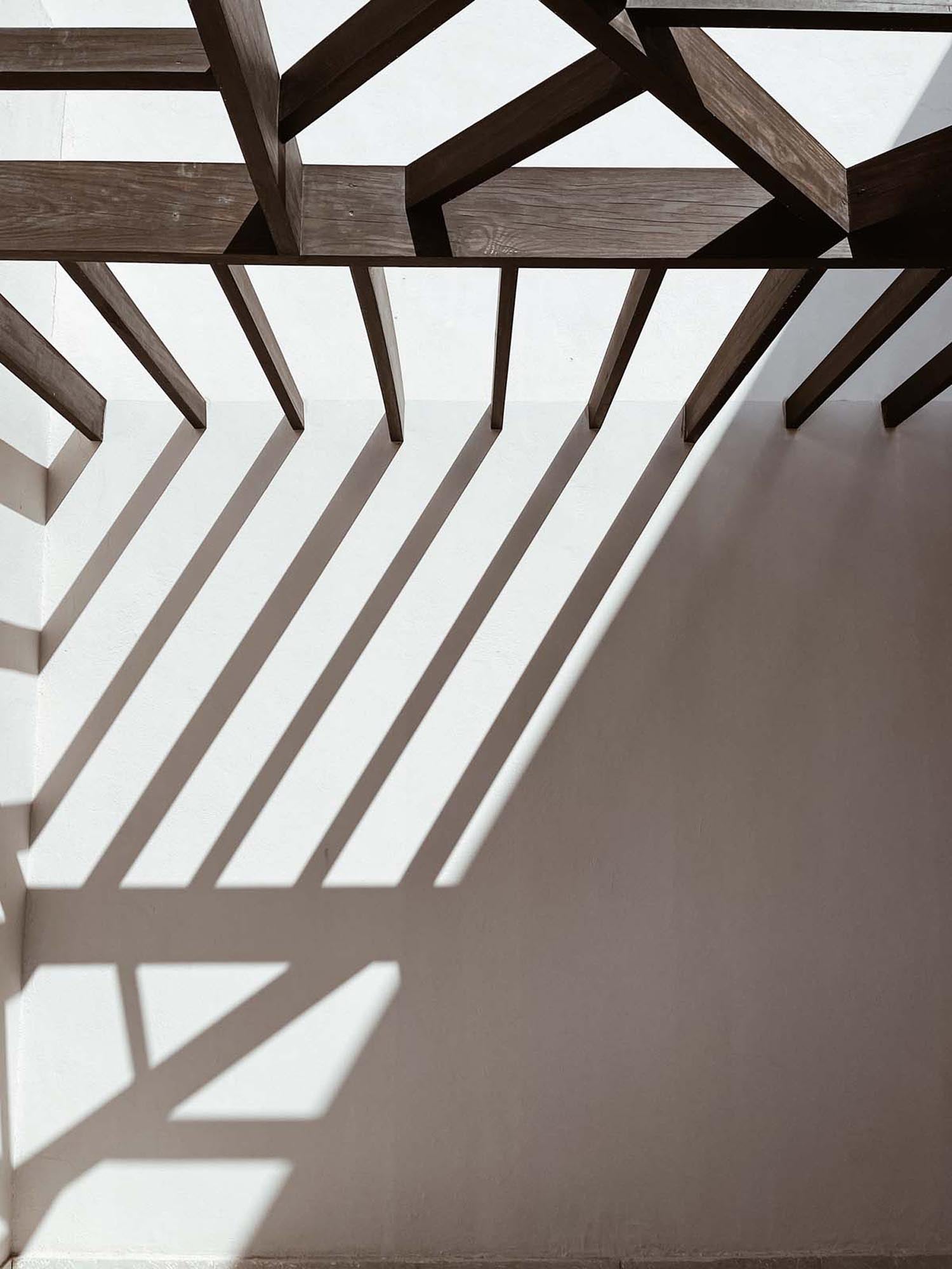 Venture Home Roof Poster: Kunstvolle Akzente für Ihr Zuhause.