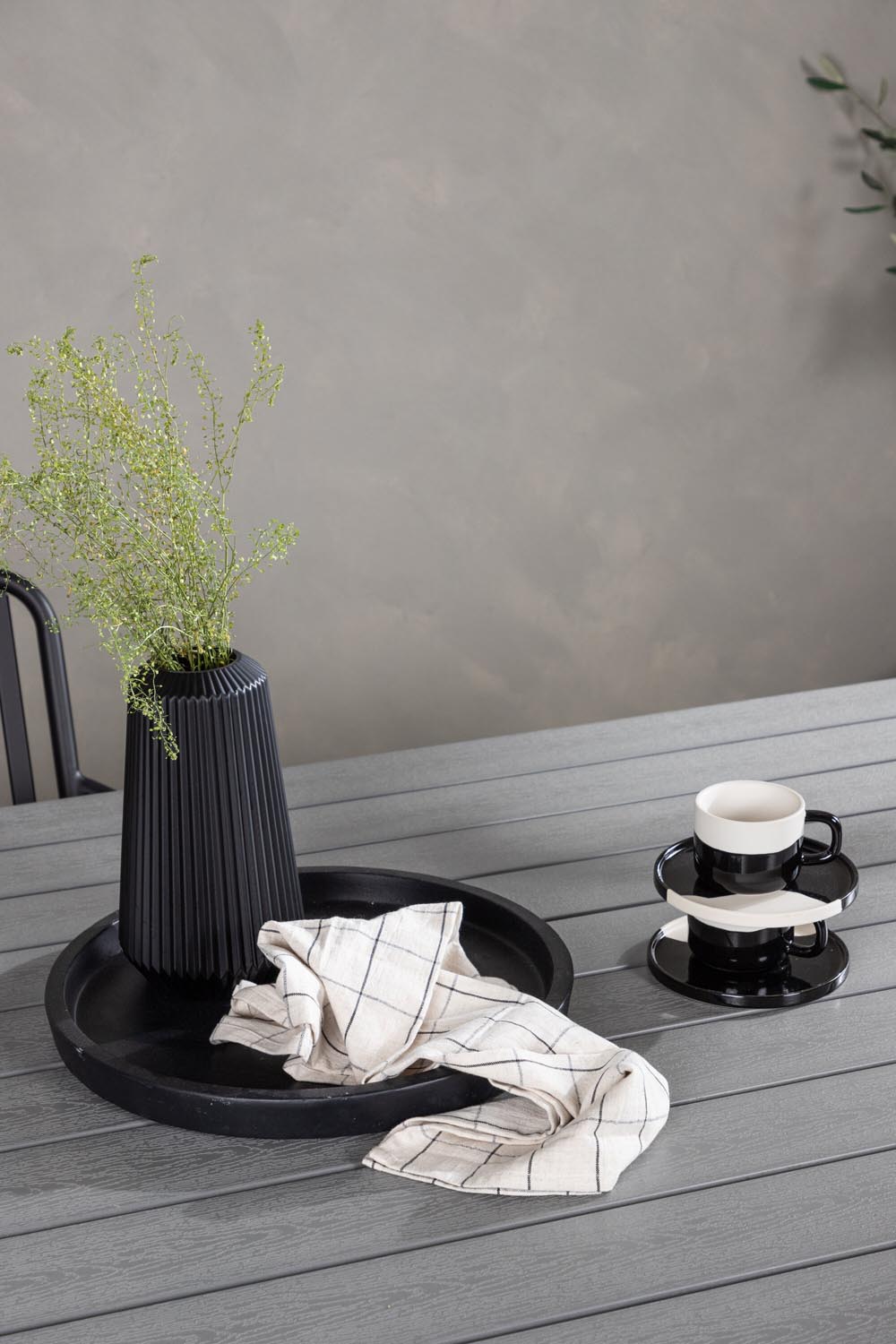 Garcia Gartentisch in Grau präsentiert im Onlineshop von KAQTU Design AG. Gartentisch ist von Venture Home