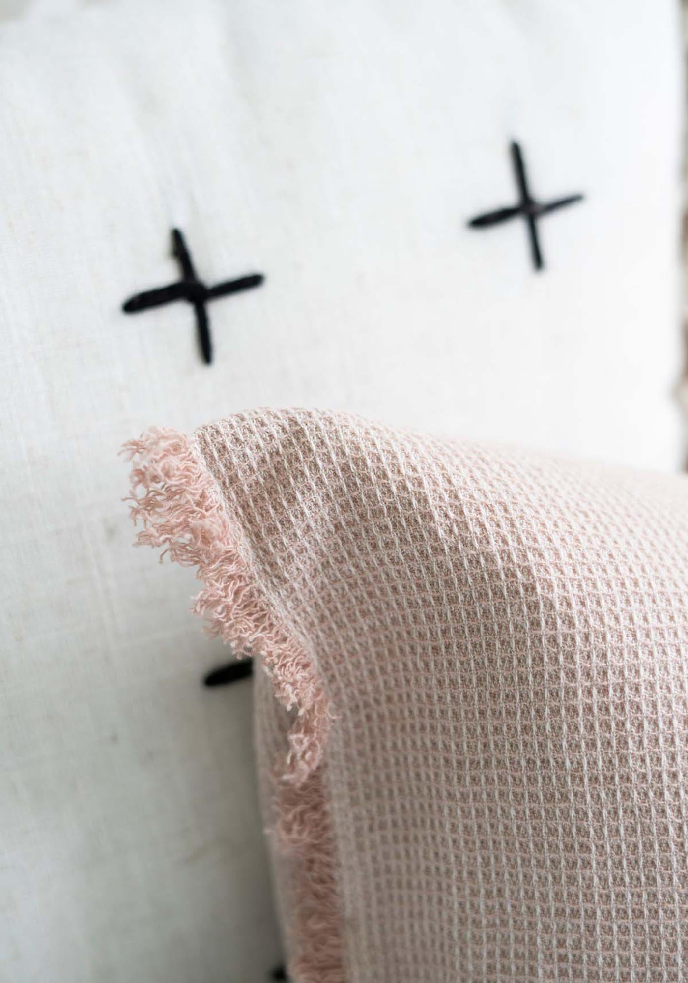 Venture Home Kissen Poster: Modernes Design für jeden Wohnraum.