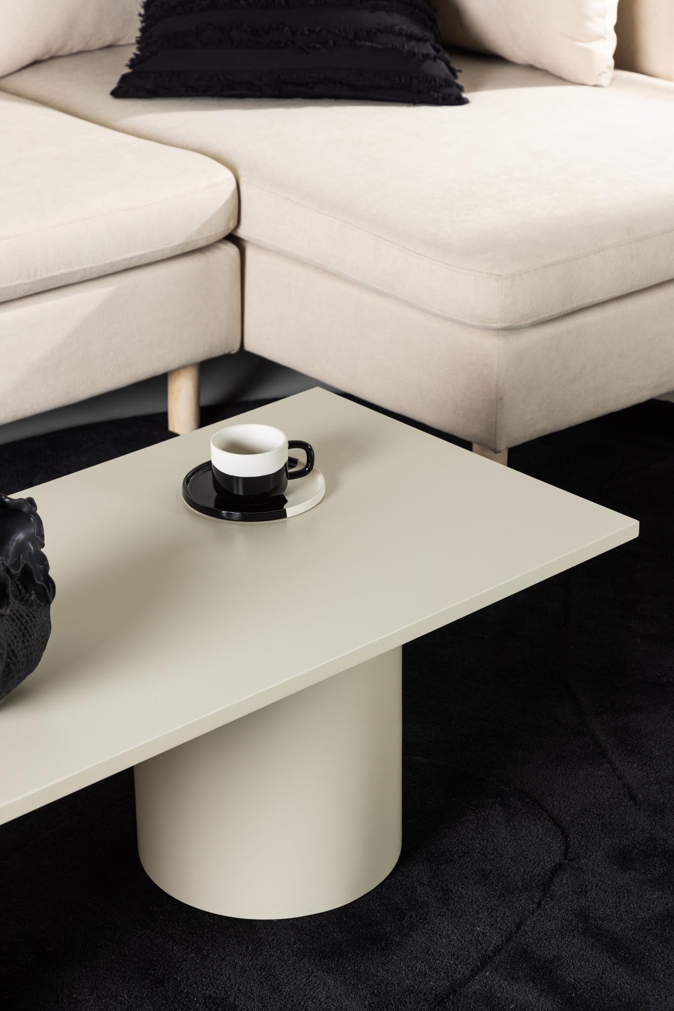 Eleganter Sandvika Tisch von Venture Home für modernes Wohnen.