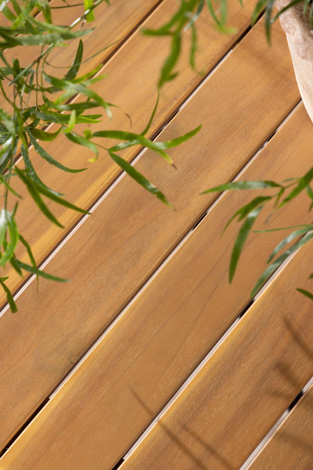 Holmbeck Tisch Outdoor in Natur präsentiert im Onlineshop von KAQTU Design AG. Gartentisch ist von Venture Home