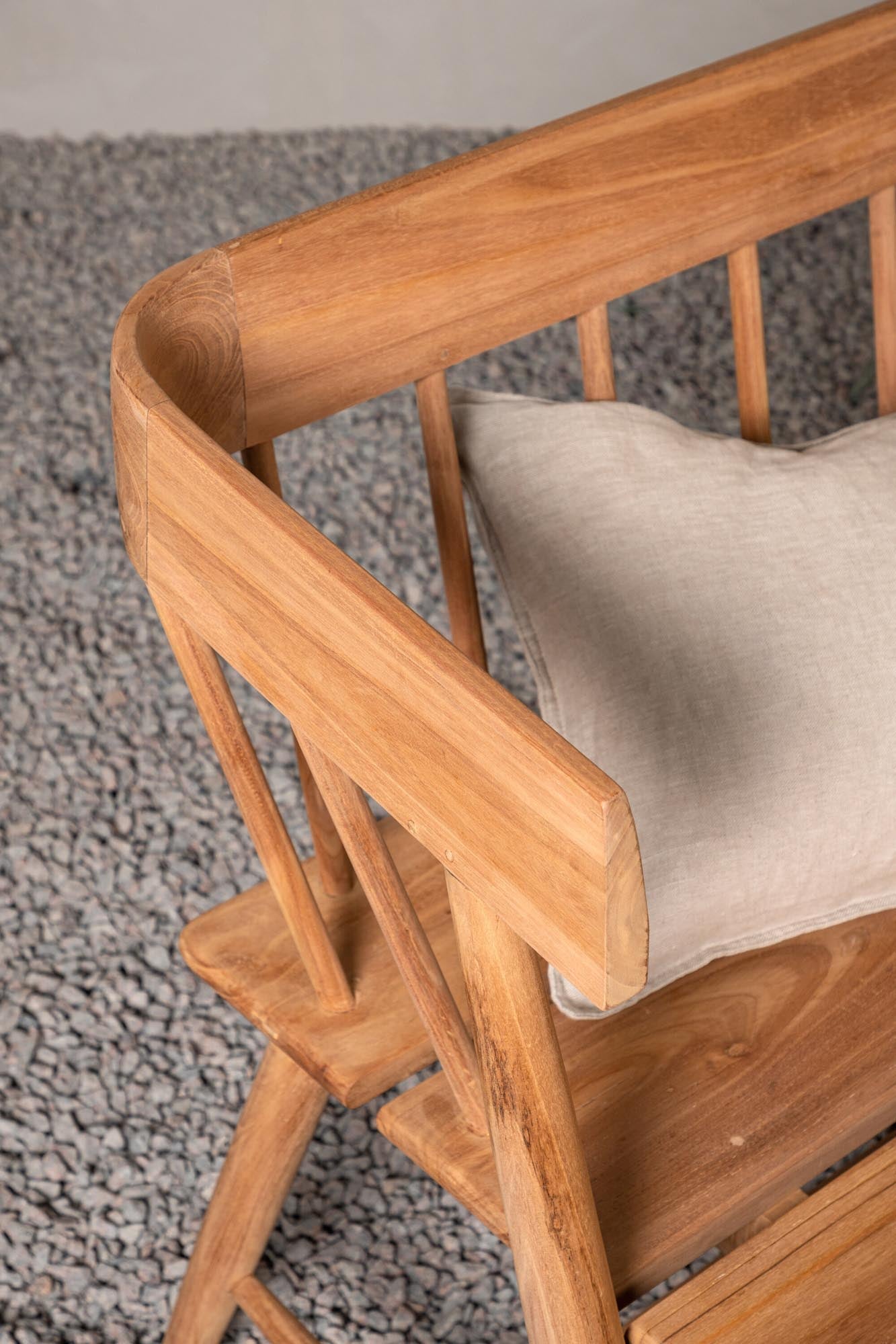 Modernes Split Sofa von Venture Home für zeitlose Eleganz.